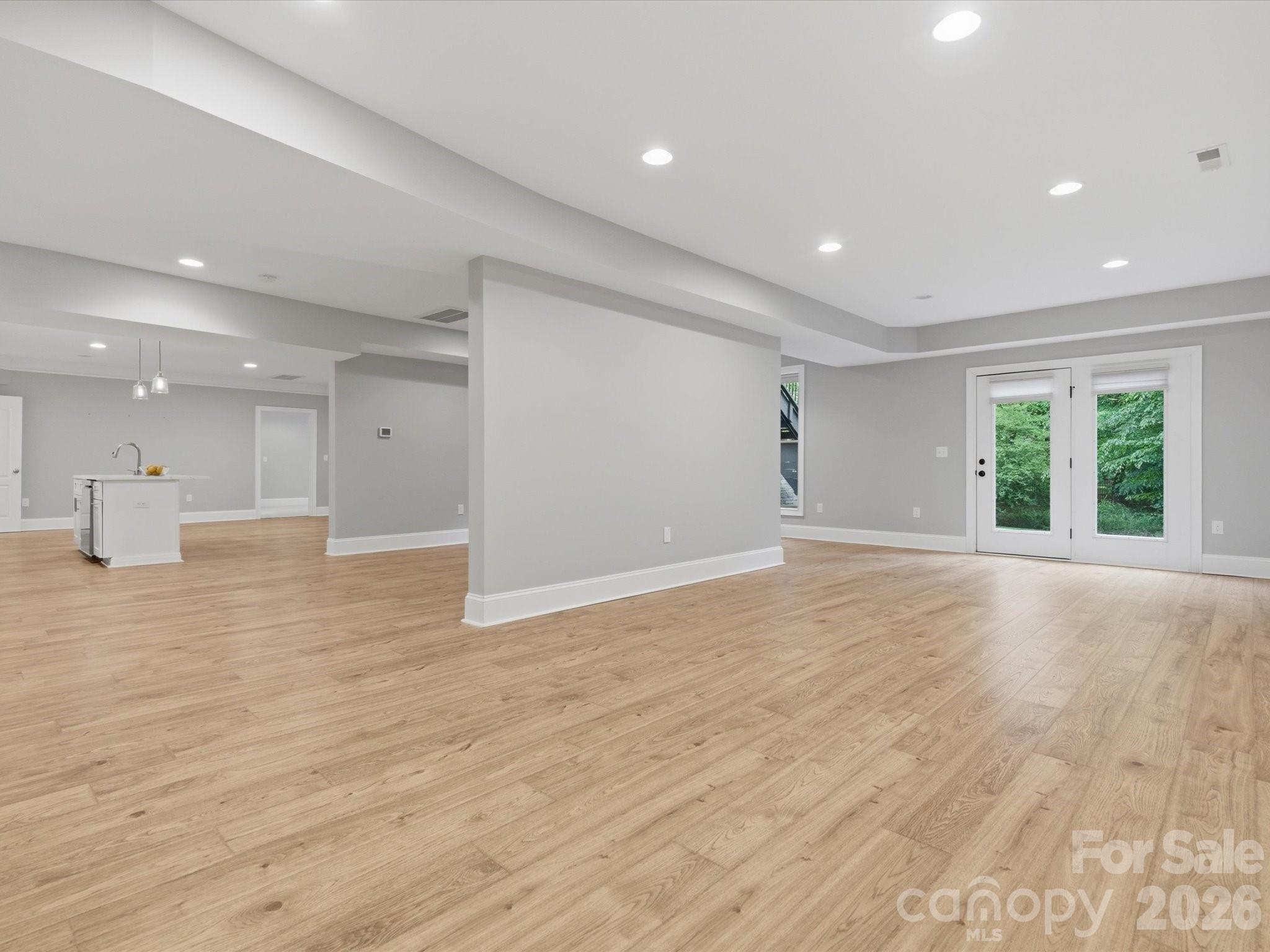 1126 Bromley Drive — Matthews