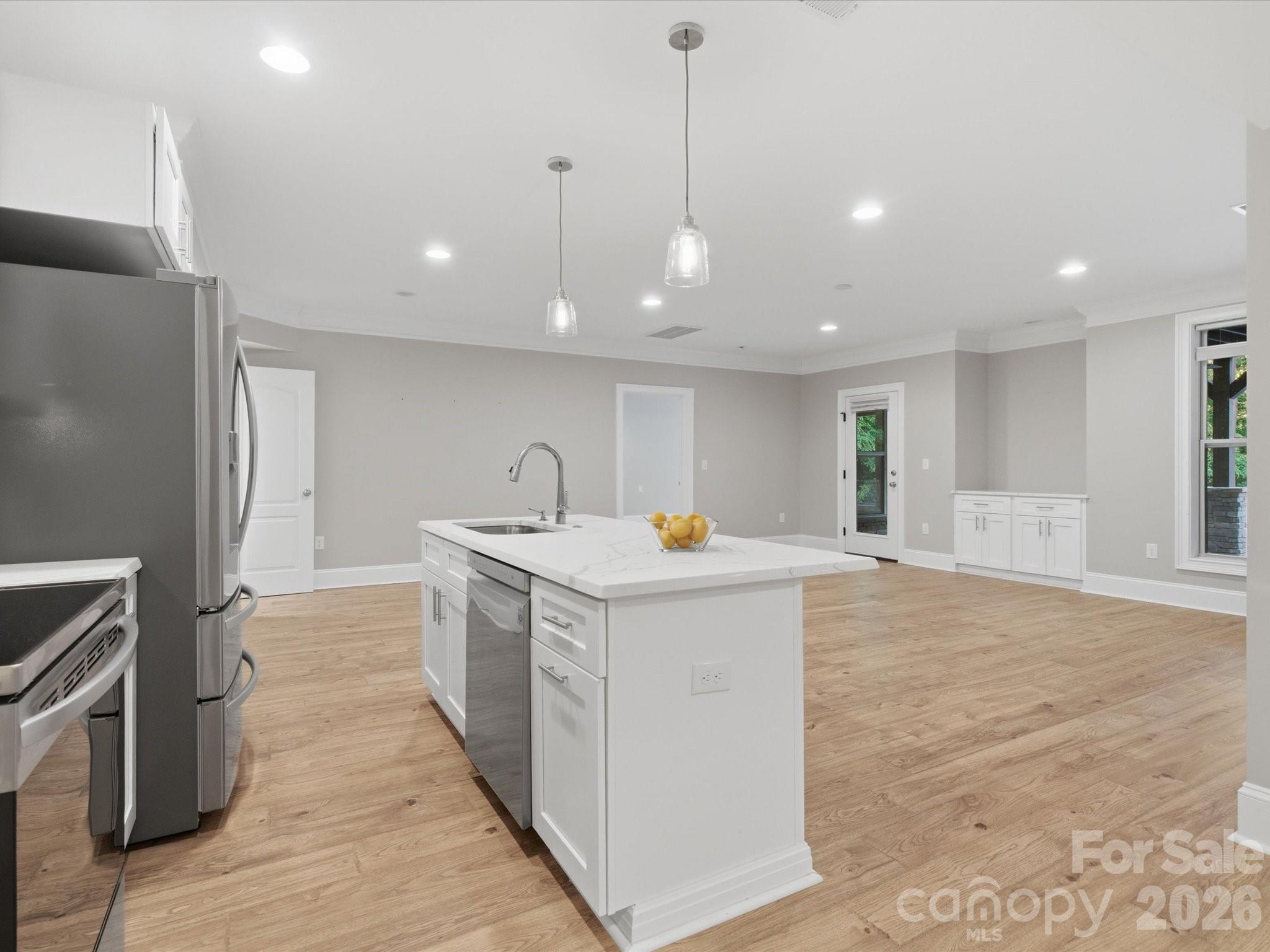 1126 Bromley Drive — Matthews