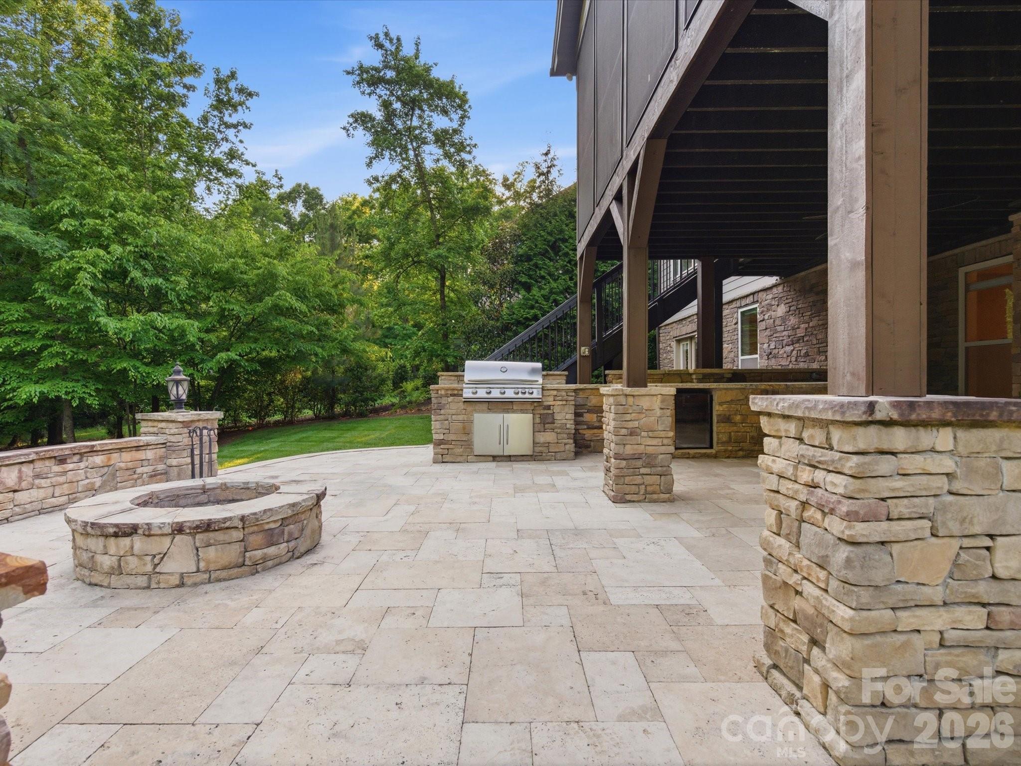 1126 Bromley Drive — Matthews