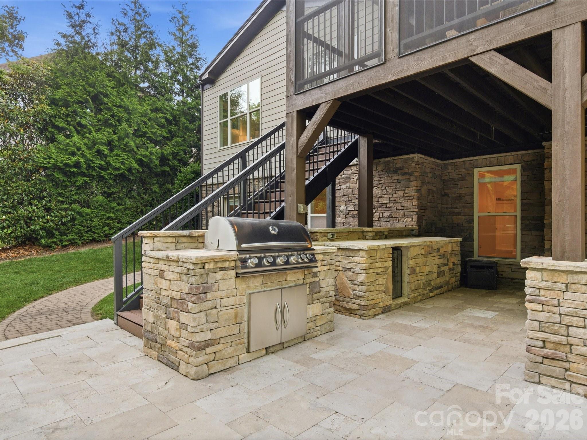 1126 Bromley Drive — Matthews