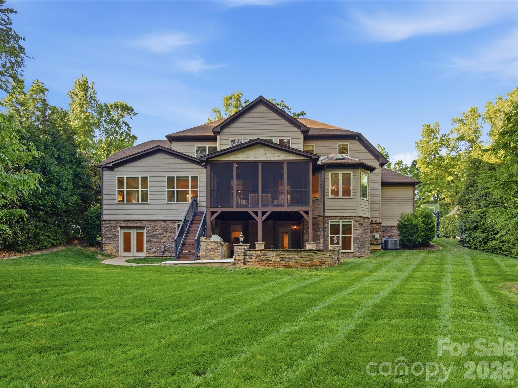 1126 Bromley Drive — Matthews