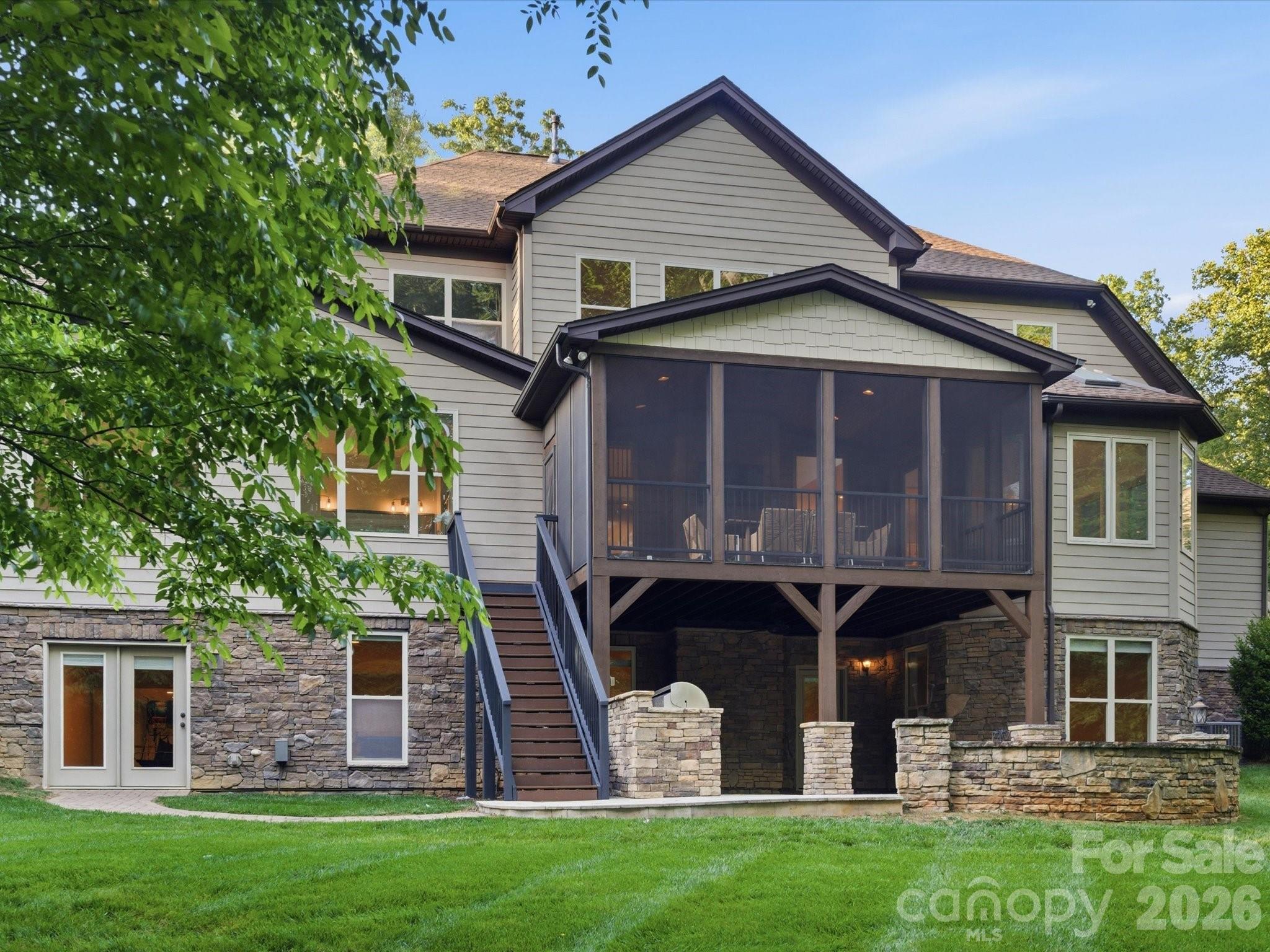 1126 Bromley Drive — Matthews