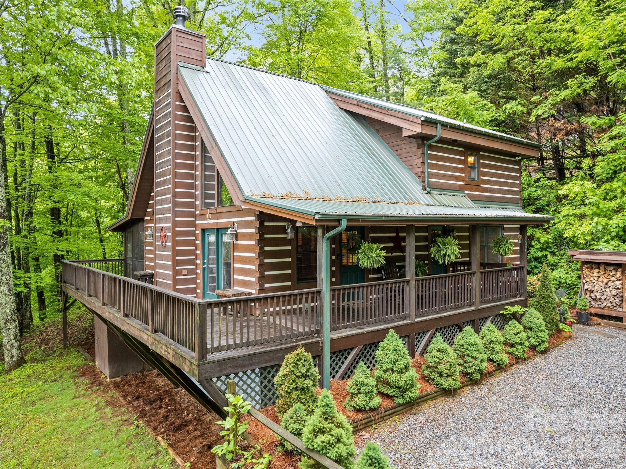 297 Hidden Cove Road — Maggie Valley
