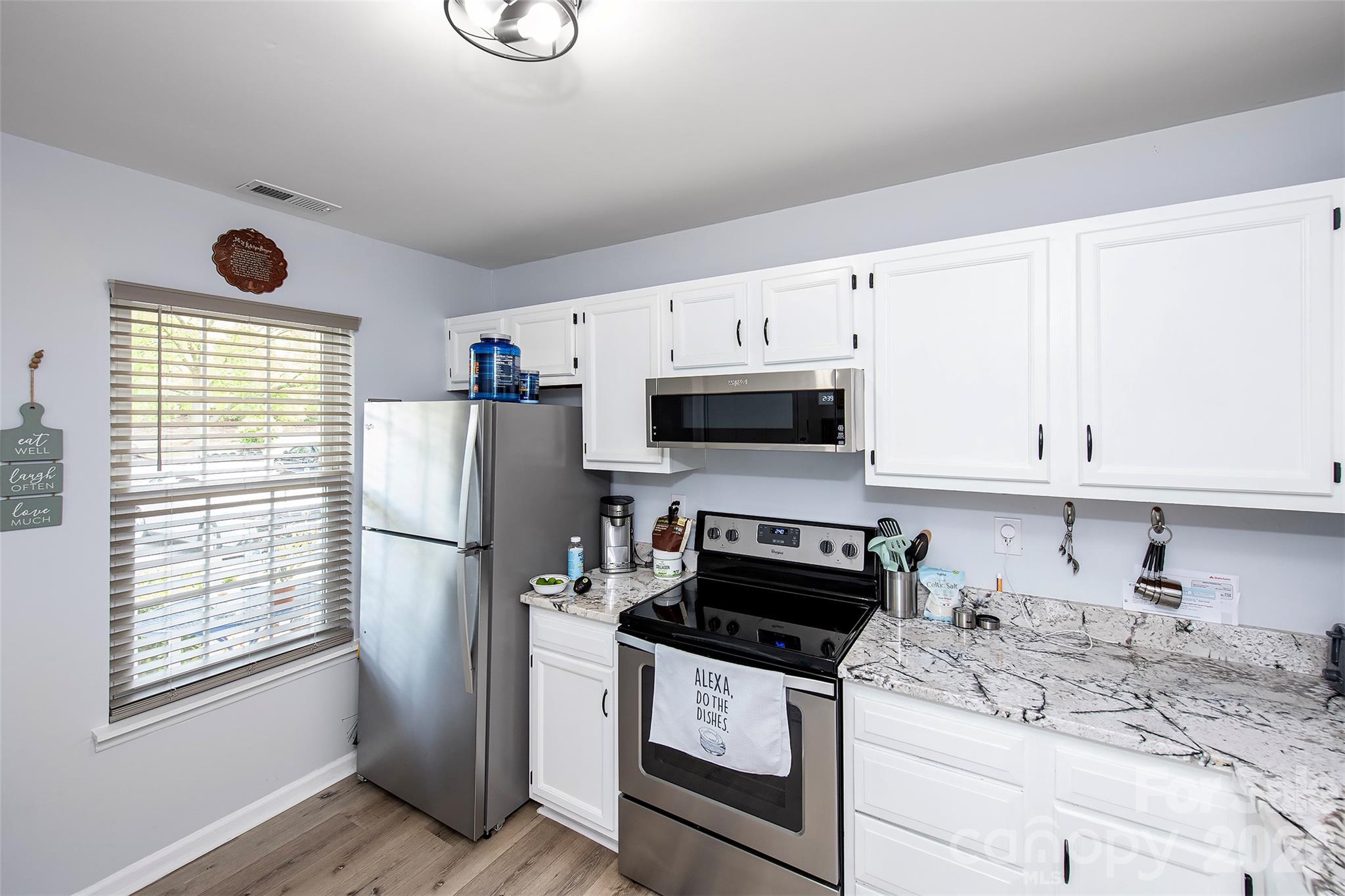 6137 Windsor Gate Lane — Charlotte