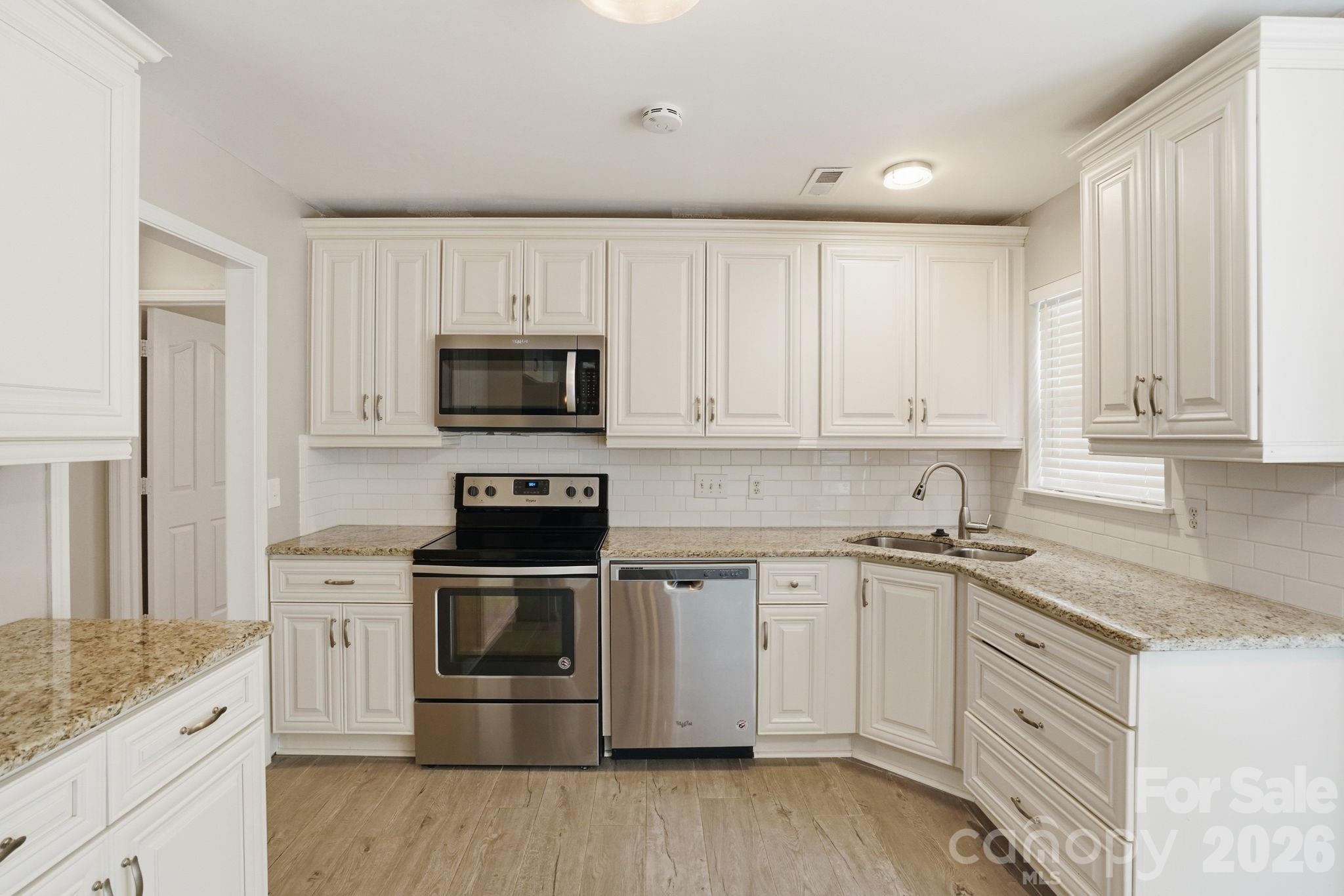 6914 Weirton Place — Charlotte