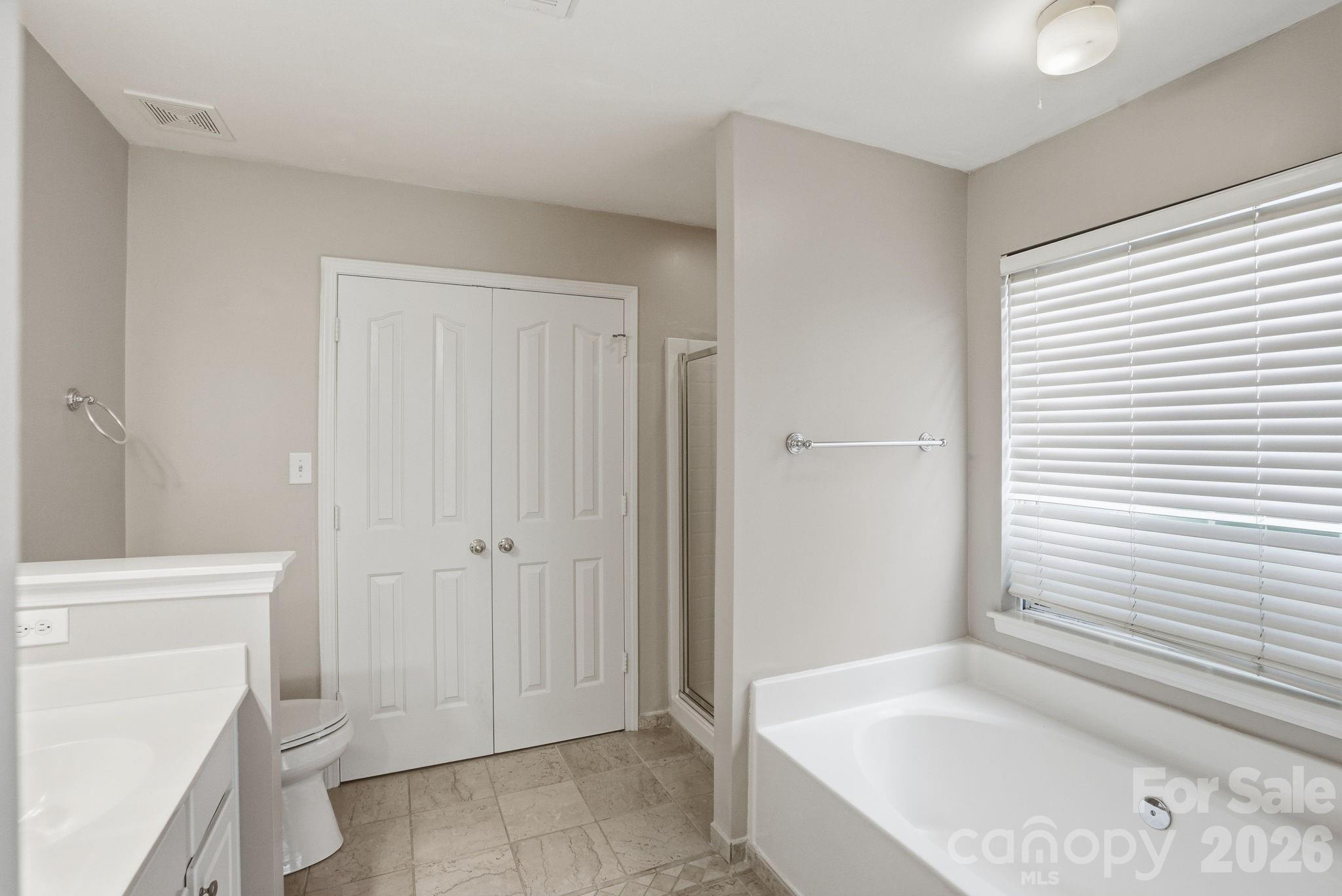 6914 Weirton Place — Charlotte