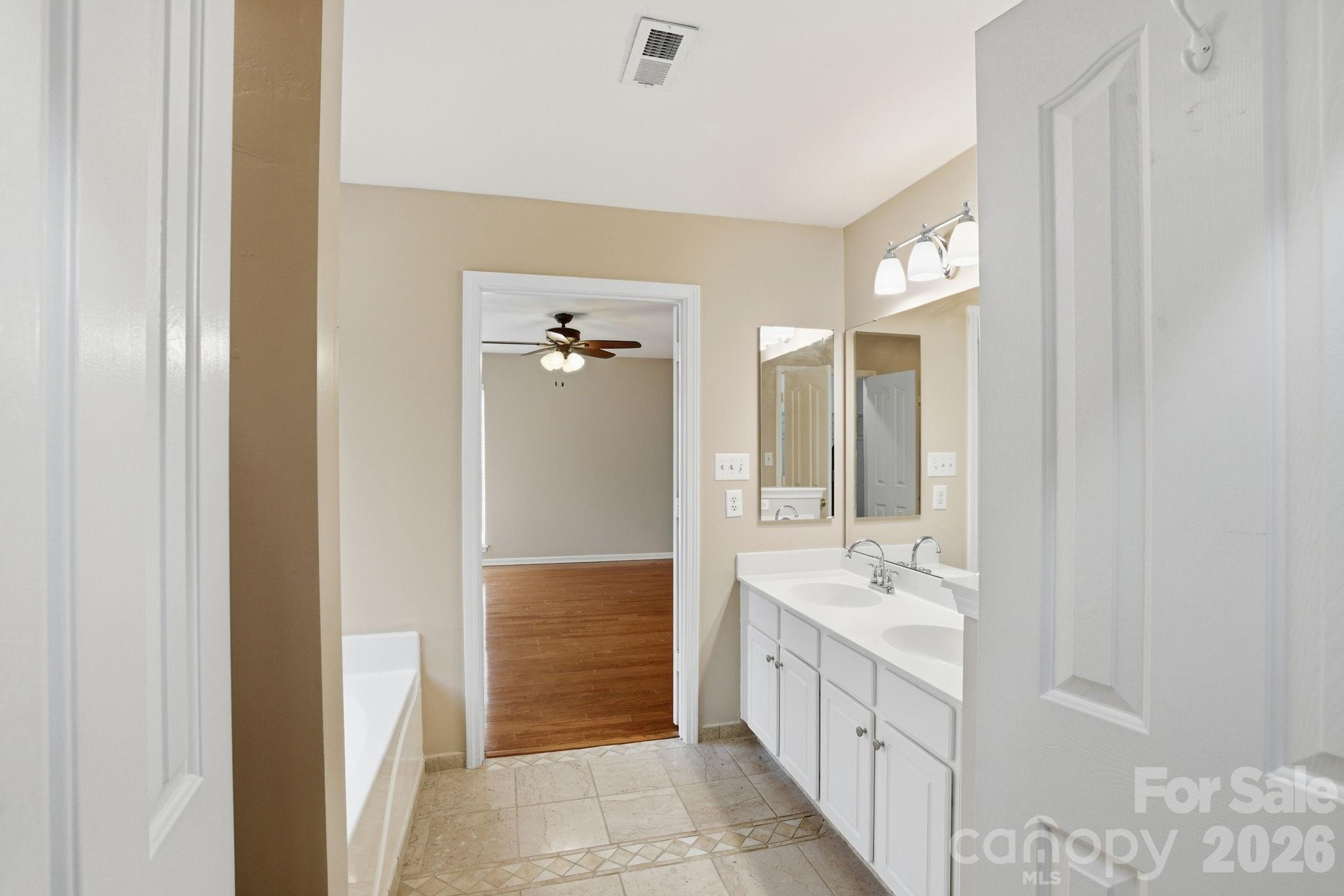 6914 Weirton Place — Charlotte