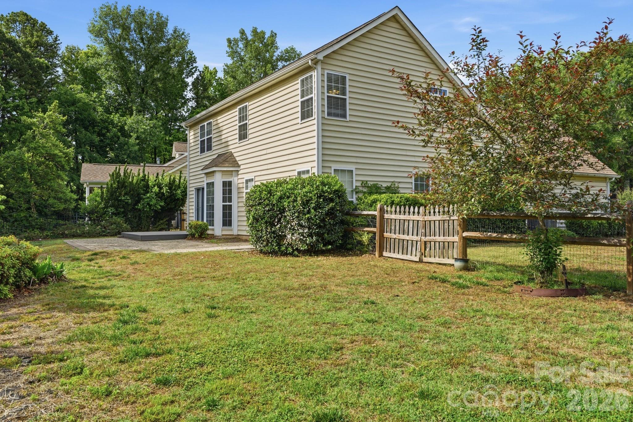 6914 Weirton Place — Charlotte
