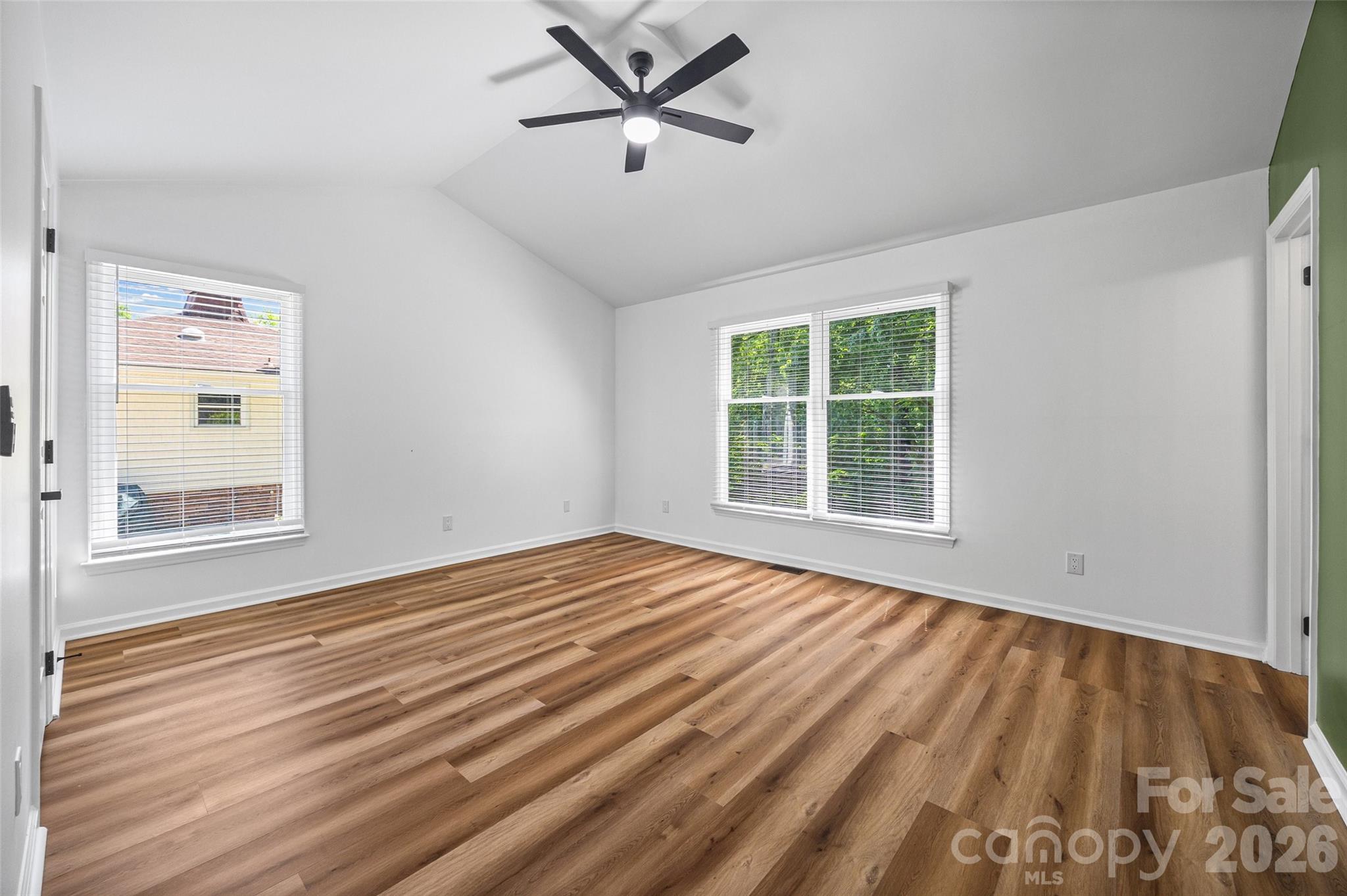 5043 Suwarrow Circle — Tega Cay