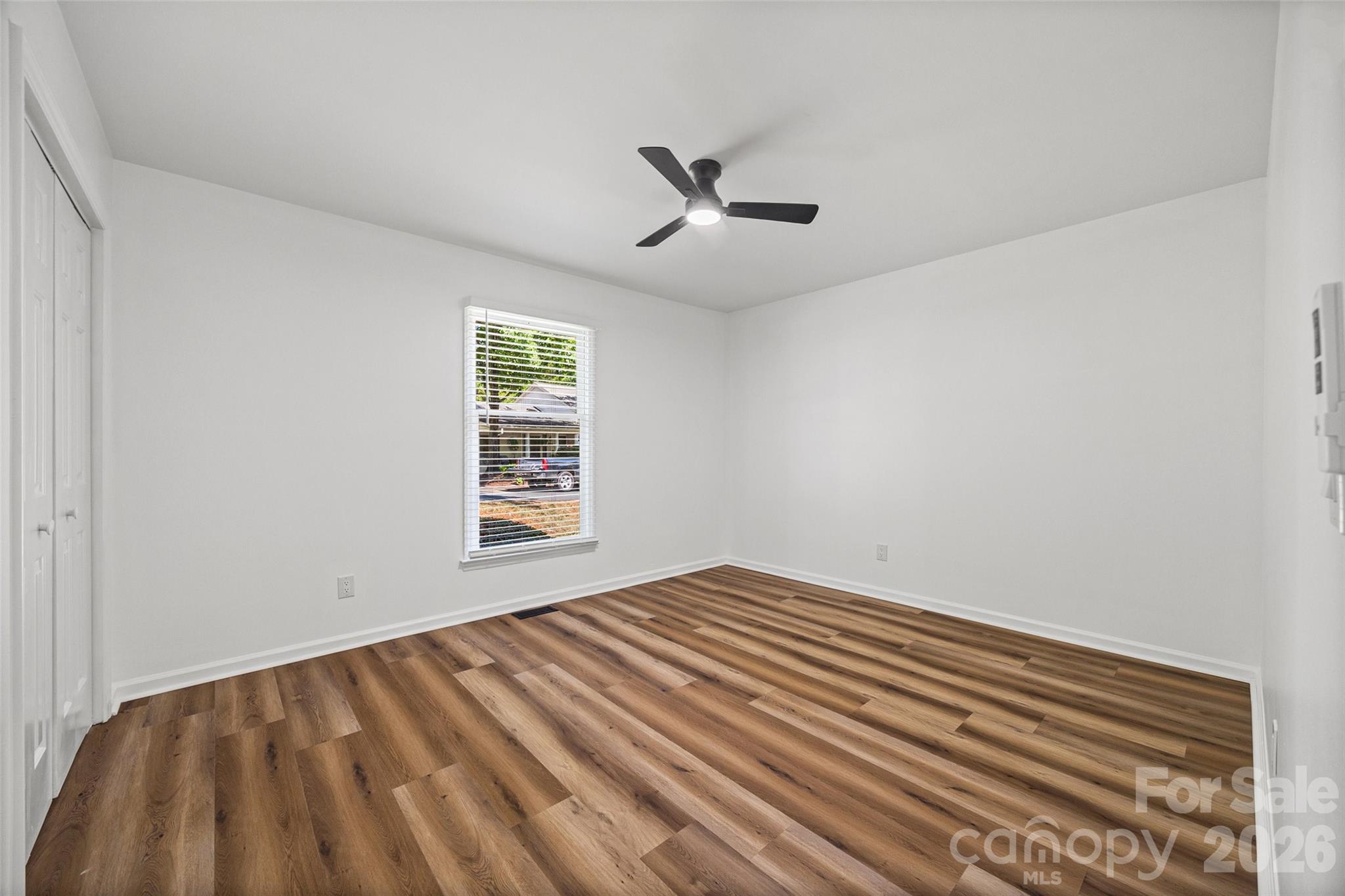 5043 Suwarrow Circle — Tega Cay