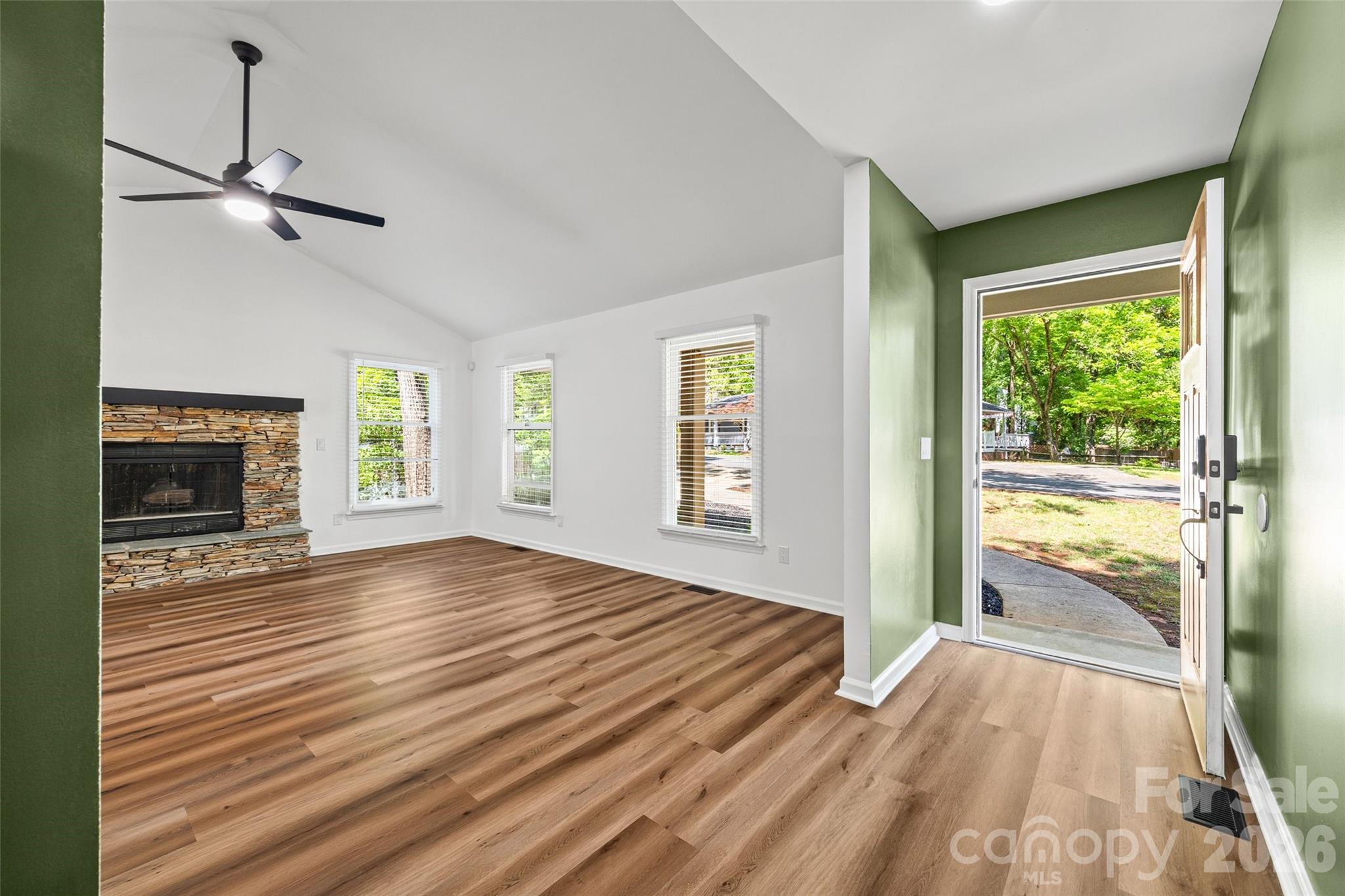 5043 Suwarrow Circle — Tega Cay