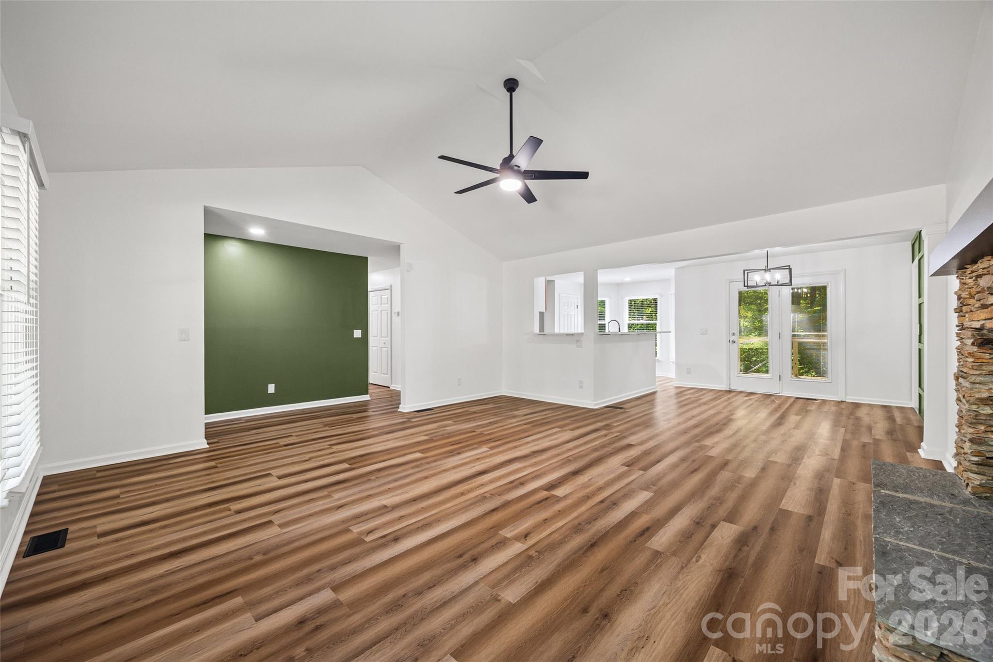 5043 Suwarrow Circle — Tega Cay