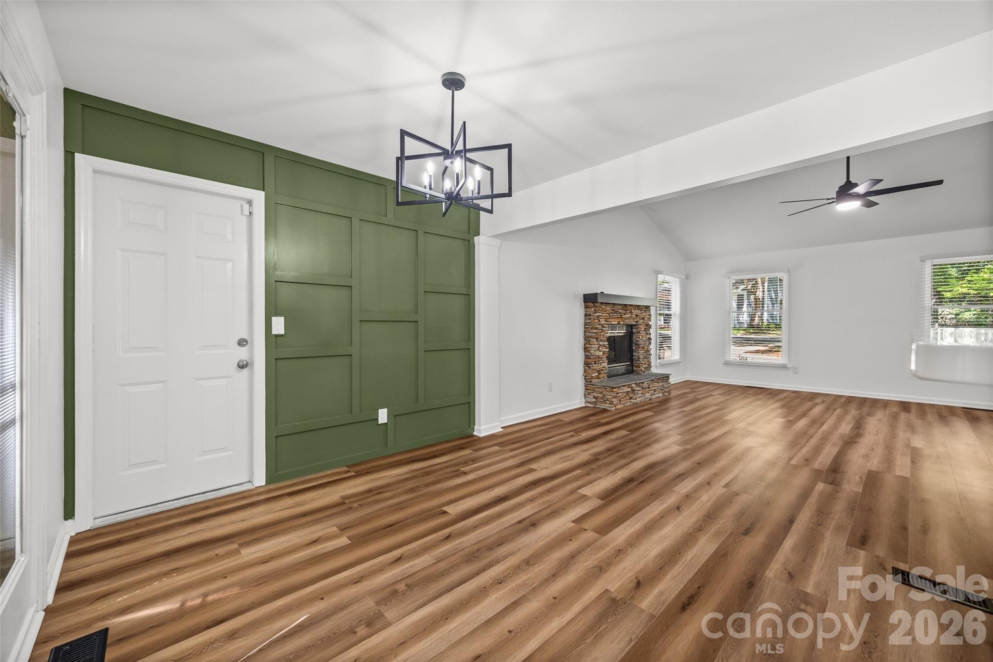 5043 Suwarrow Circle — Tega Cay
