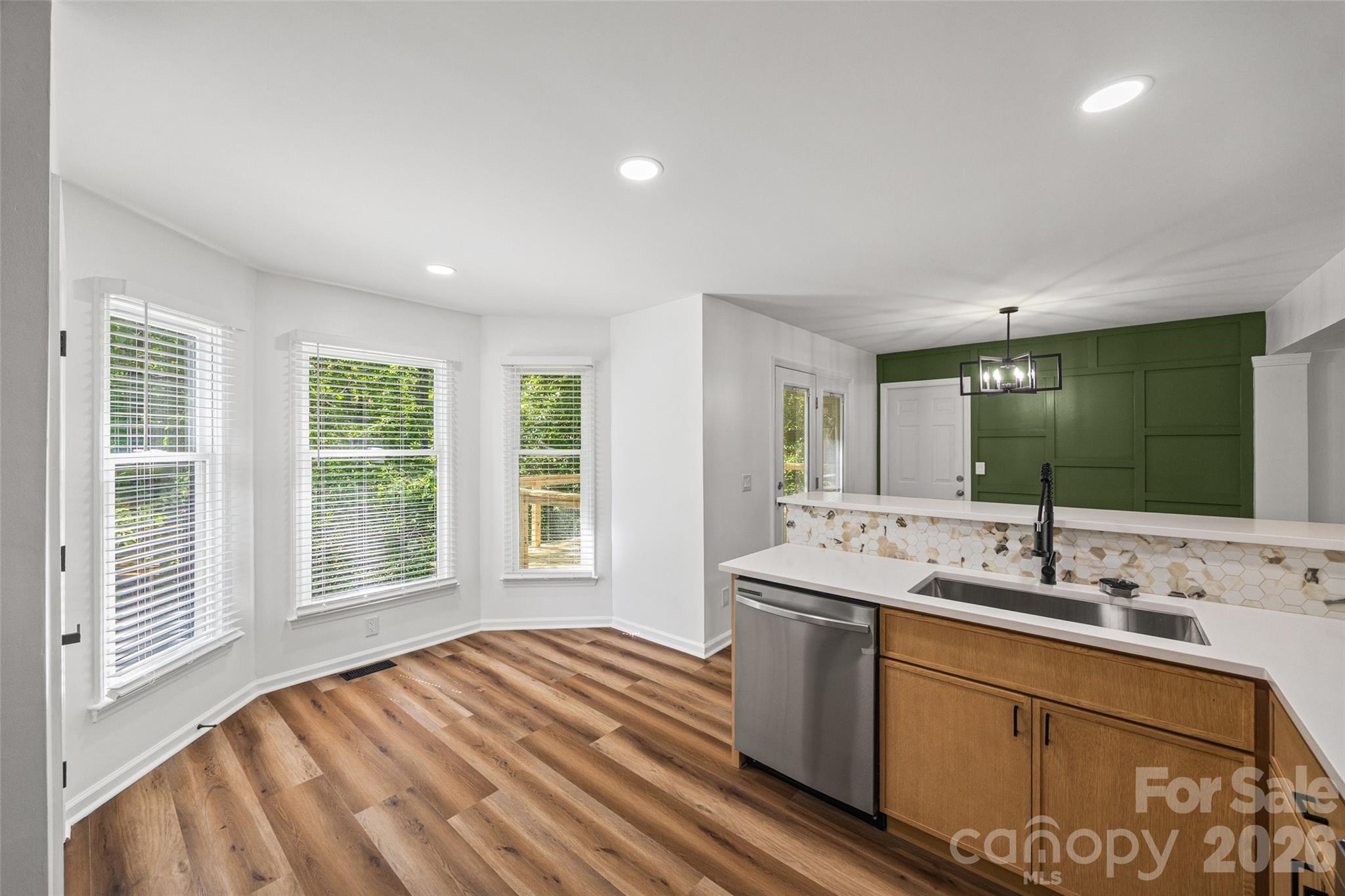 5043 Suwarrow Circle — Tega Cay