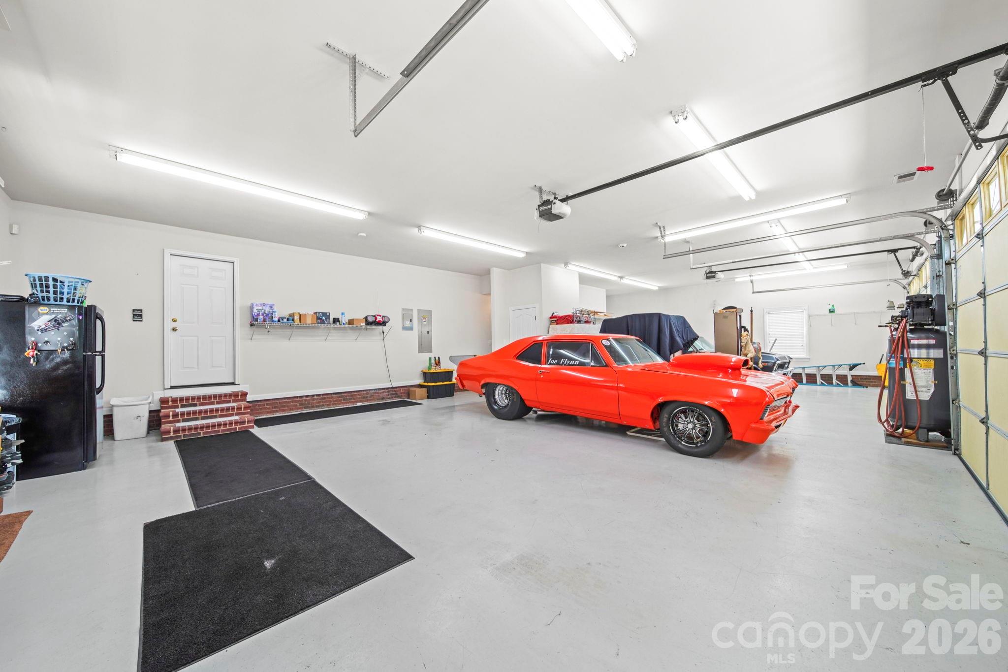 600 Ivah Lee Way — Monroe