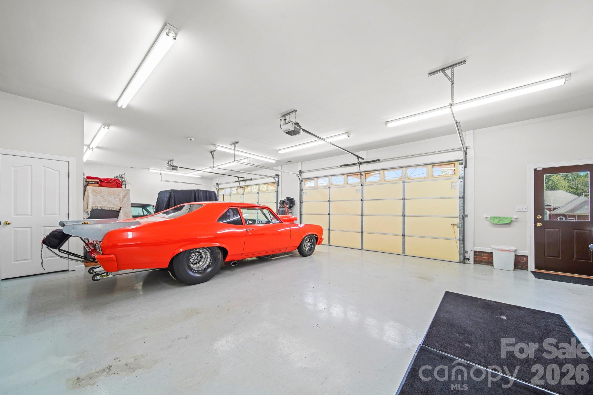 600 Ivah Lee Way — Monroe