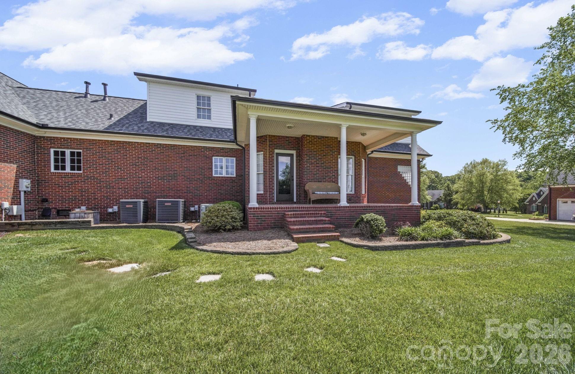 600 Ivah Lee Way — Monroe