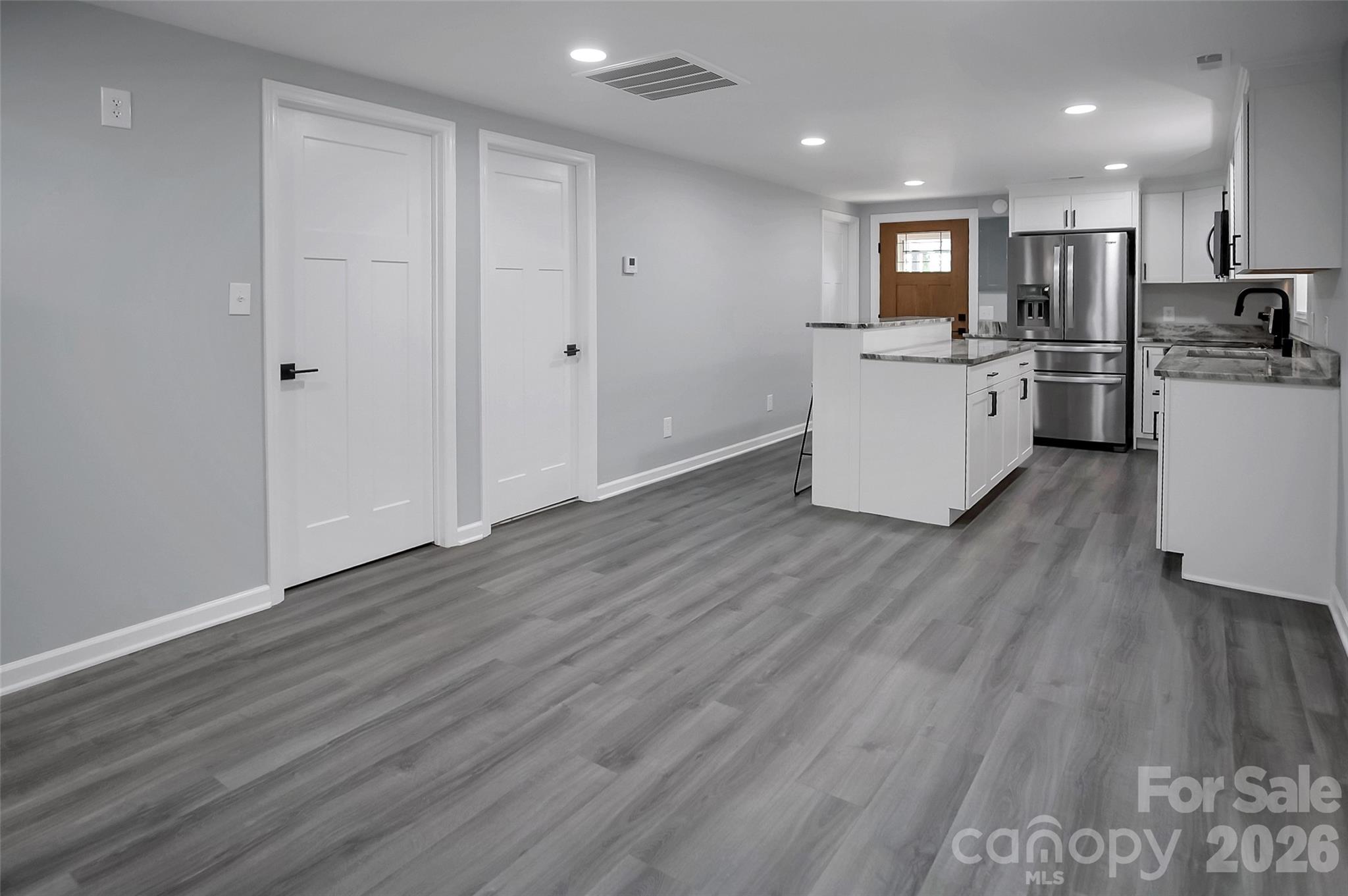 2702 W Stage Coach Trail — Shelby