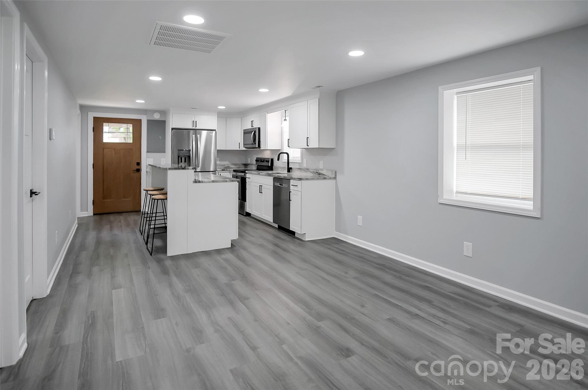 2702 W Stage Coach Trail — Shelby