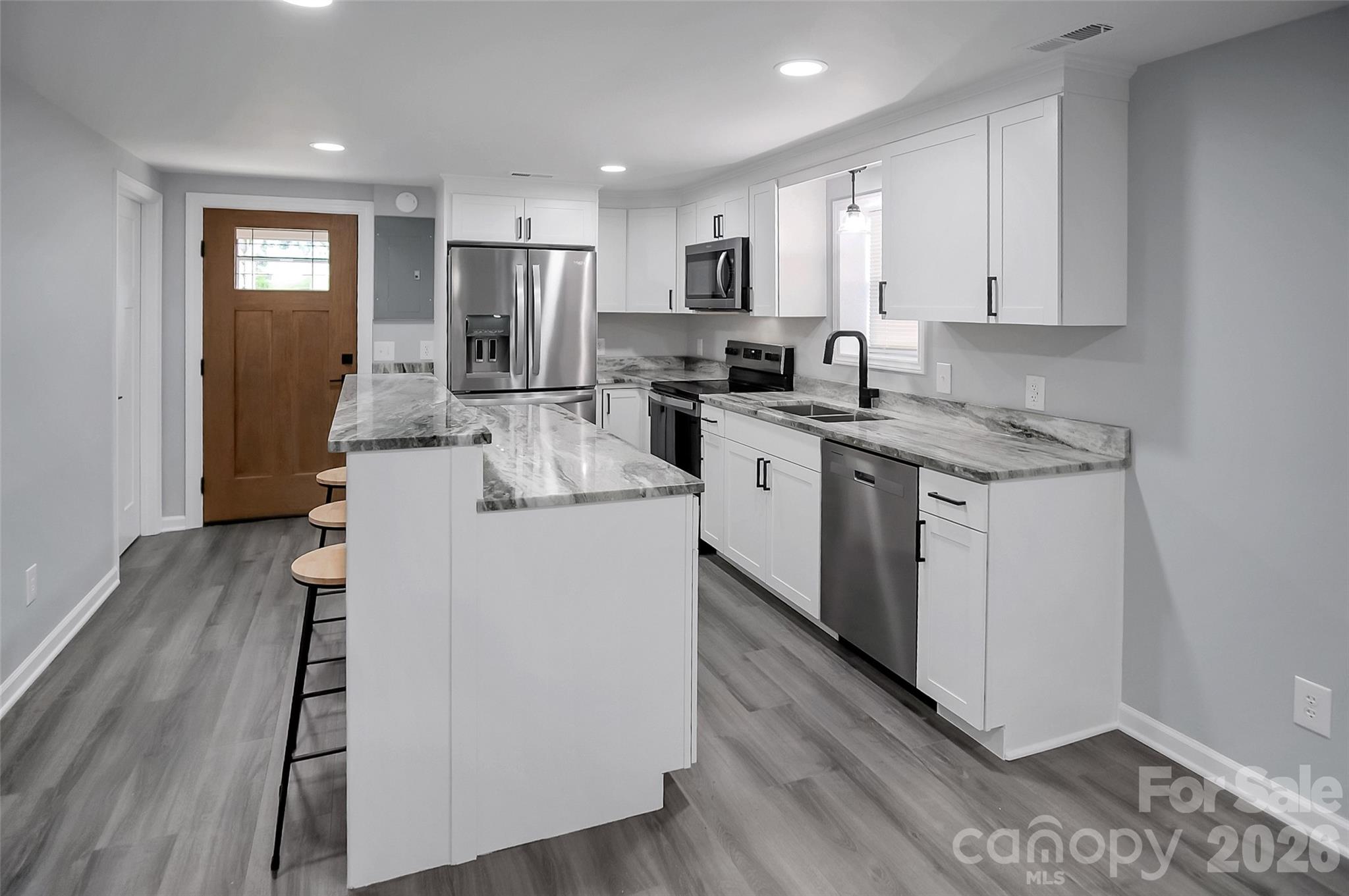 2702 W Stage Coach Trail — Shelby