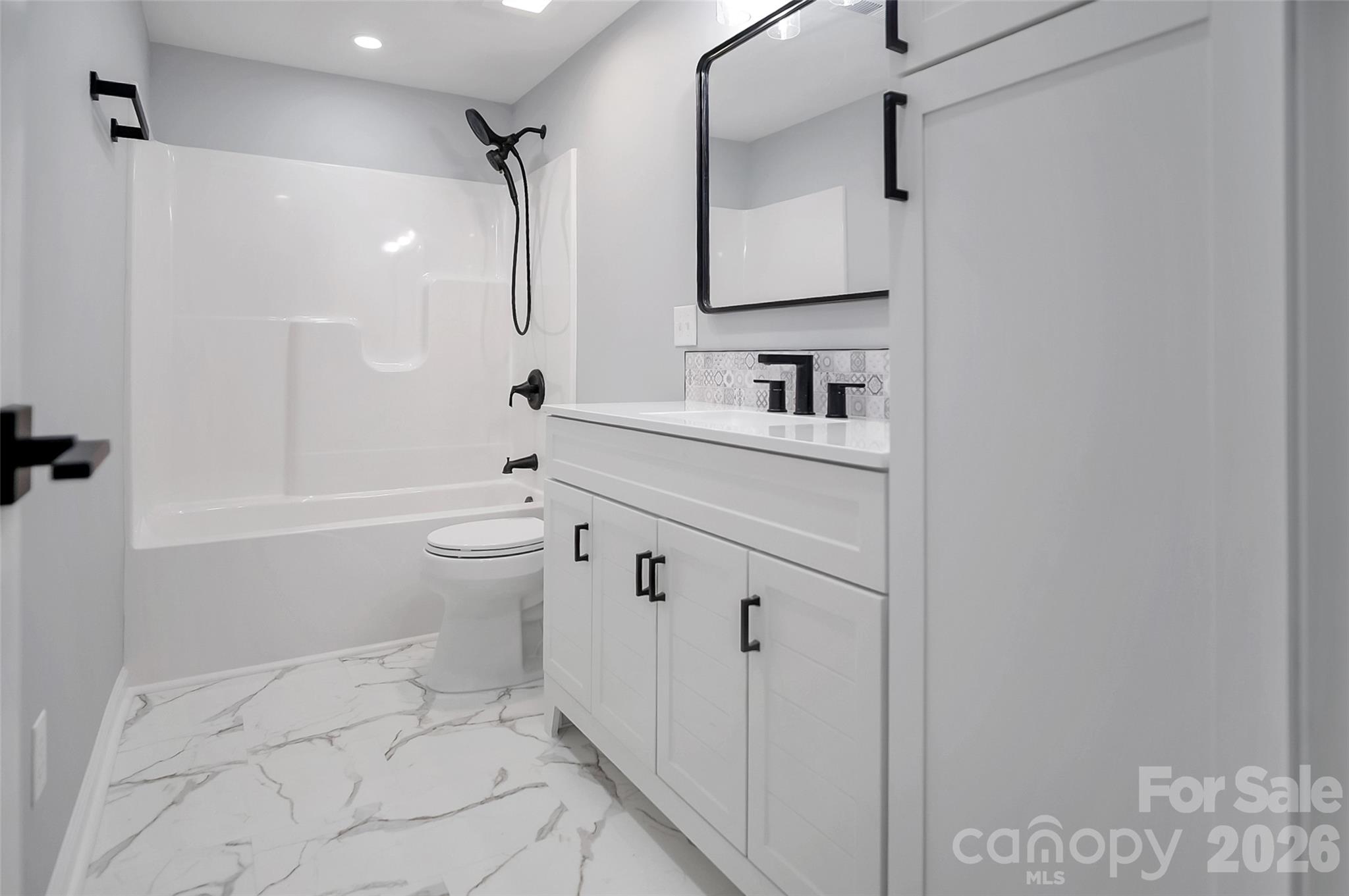 2702 W Stage Coach Trail — Shelby