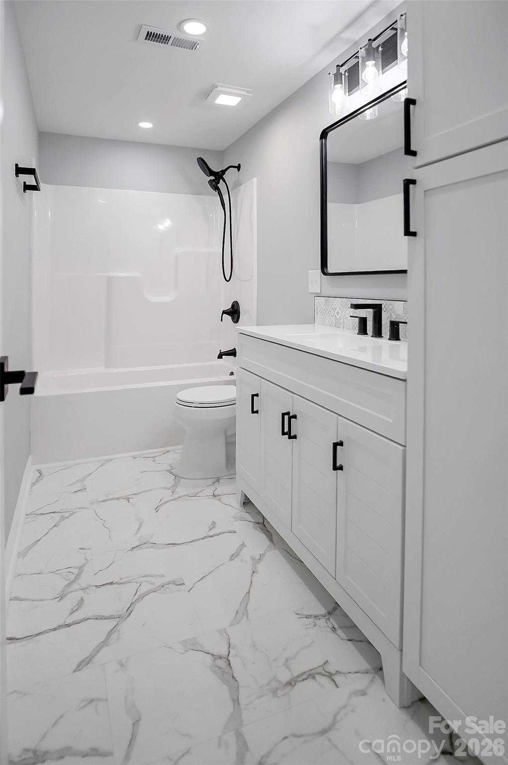 2702 W Stage Coach Trail — Shelby
