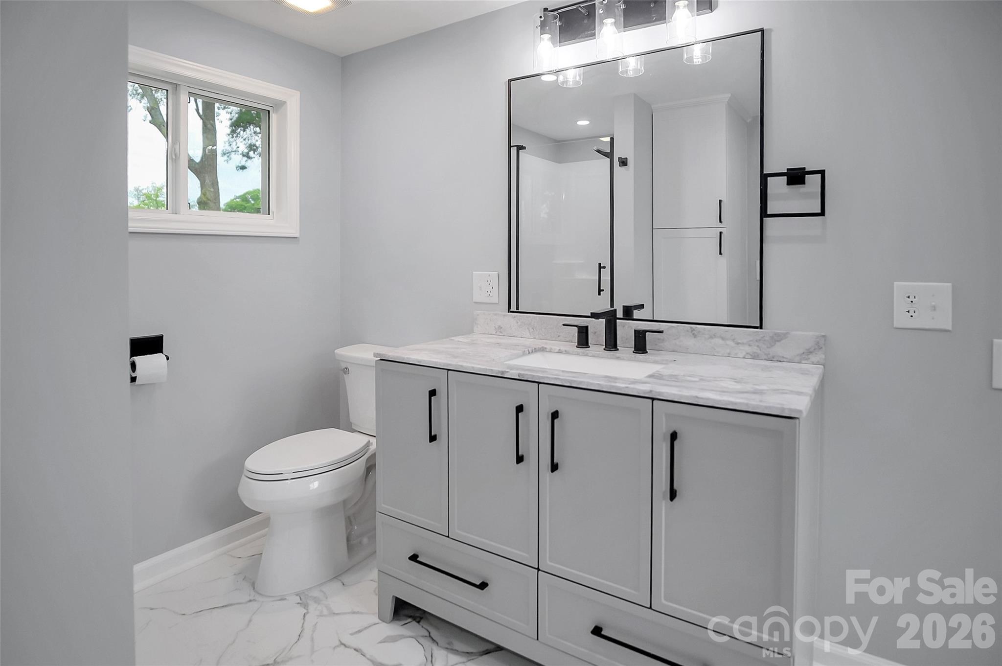 2702 W Stage Coach Trail — Shelby