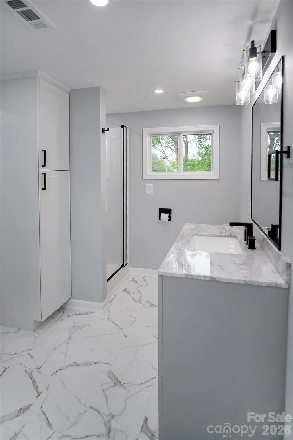 2702 W Stage Coach Trail — Shelby