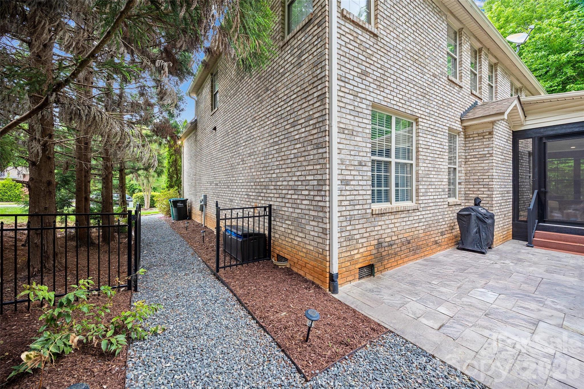 2019 Windrow Wood Court — Matthews