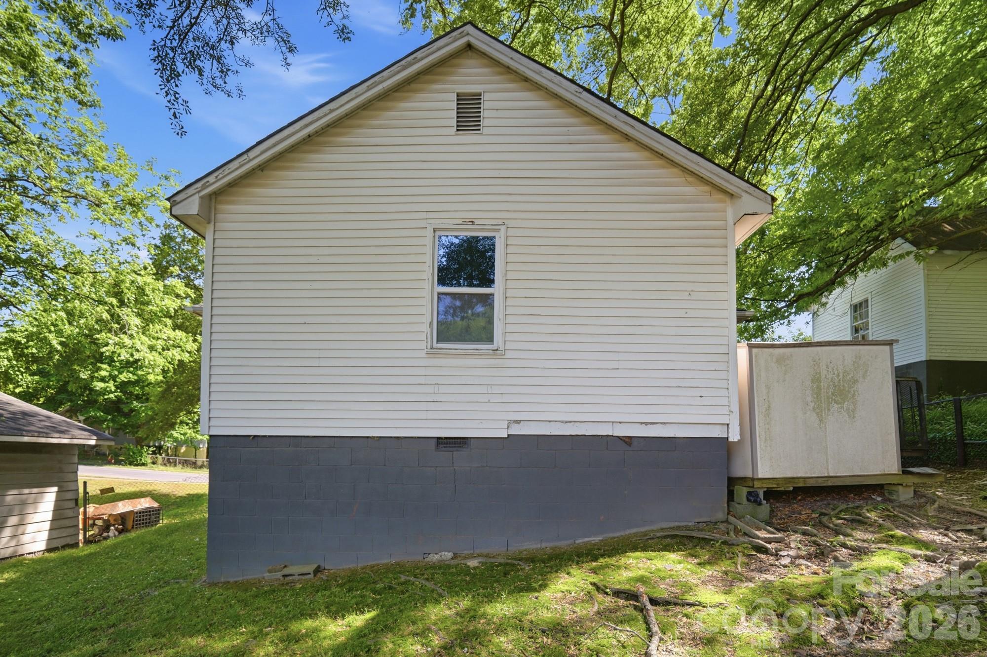 1018 W 5th Avenue — Gastonia