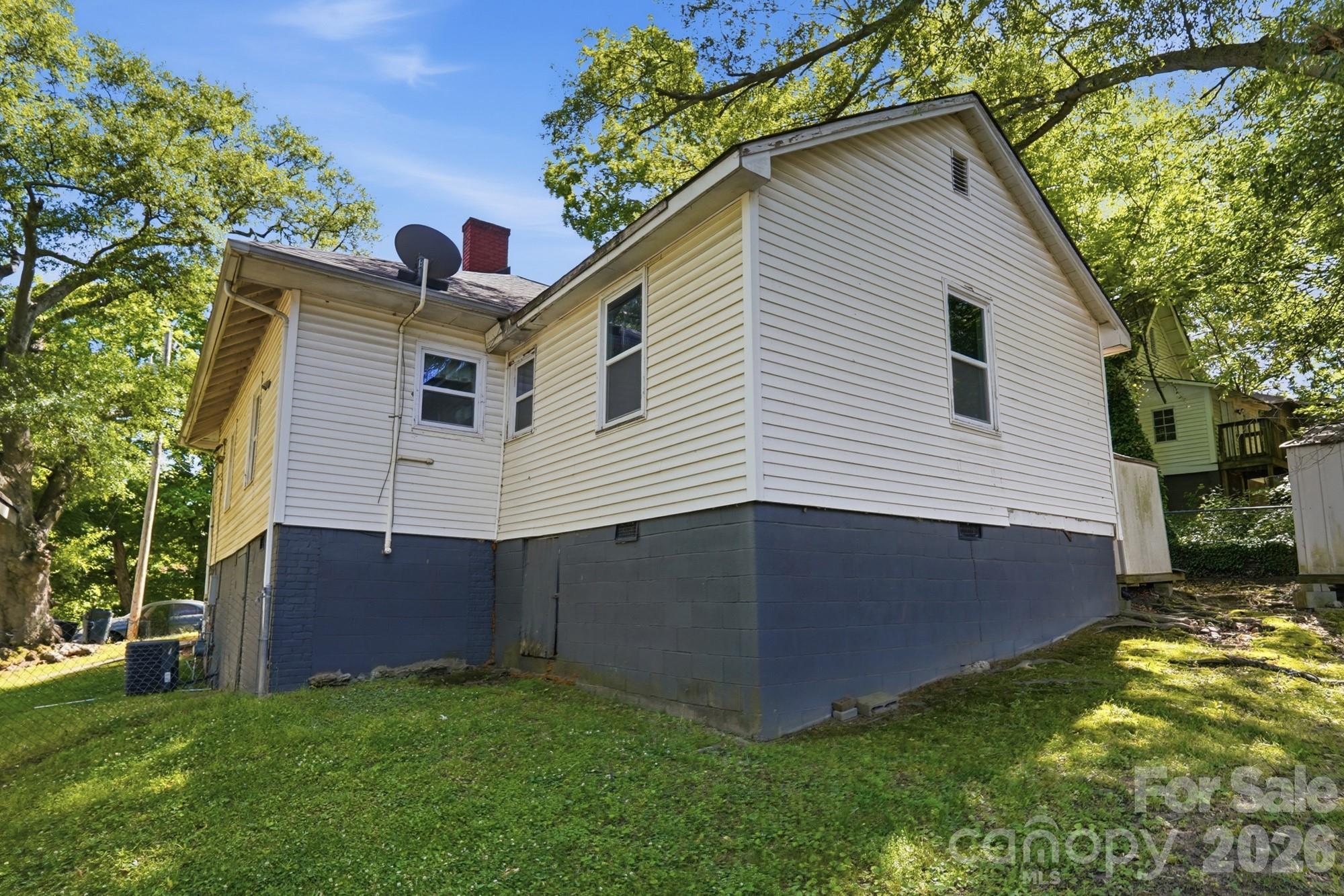 1018 W 5th Avenue — Gastonia