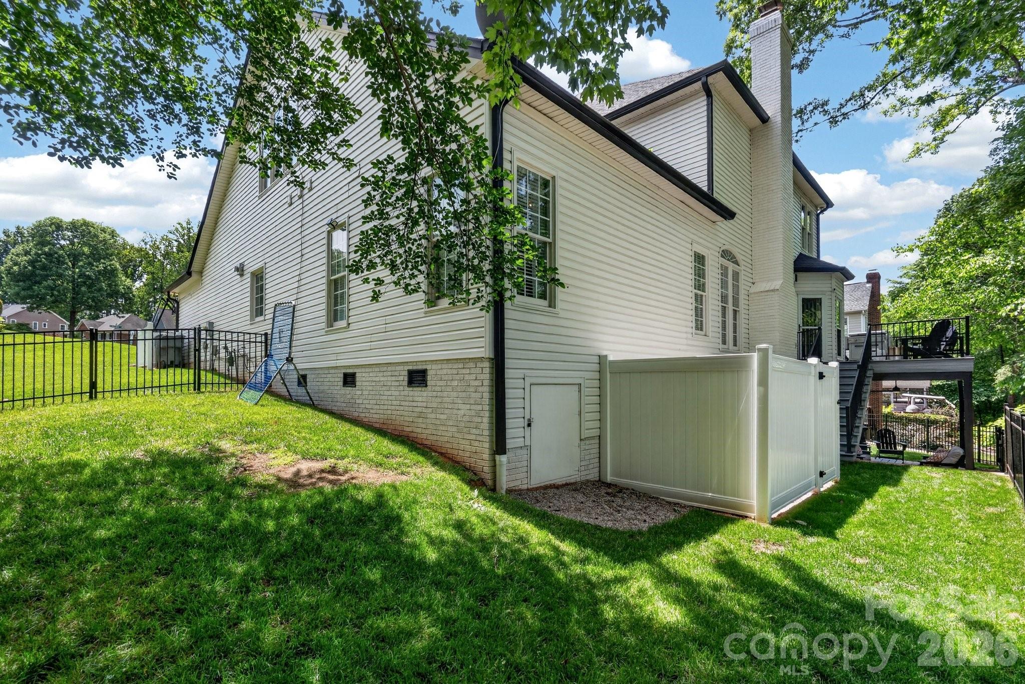 2707 Cotton Planter Lane — Charlotte