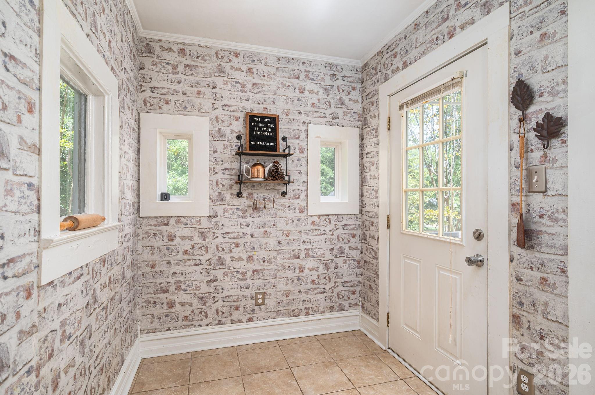 306 W Old Post Road — Cherryville