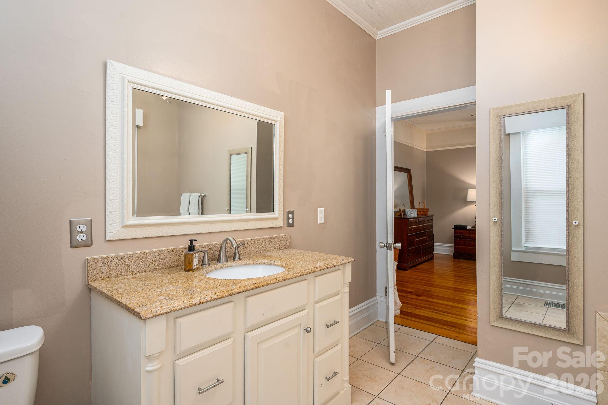 306 W Old Post Road — Cherryville