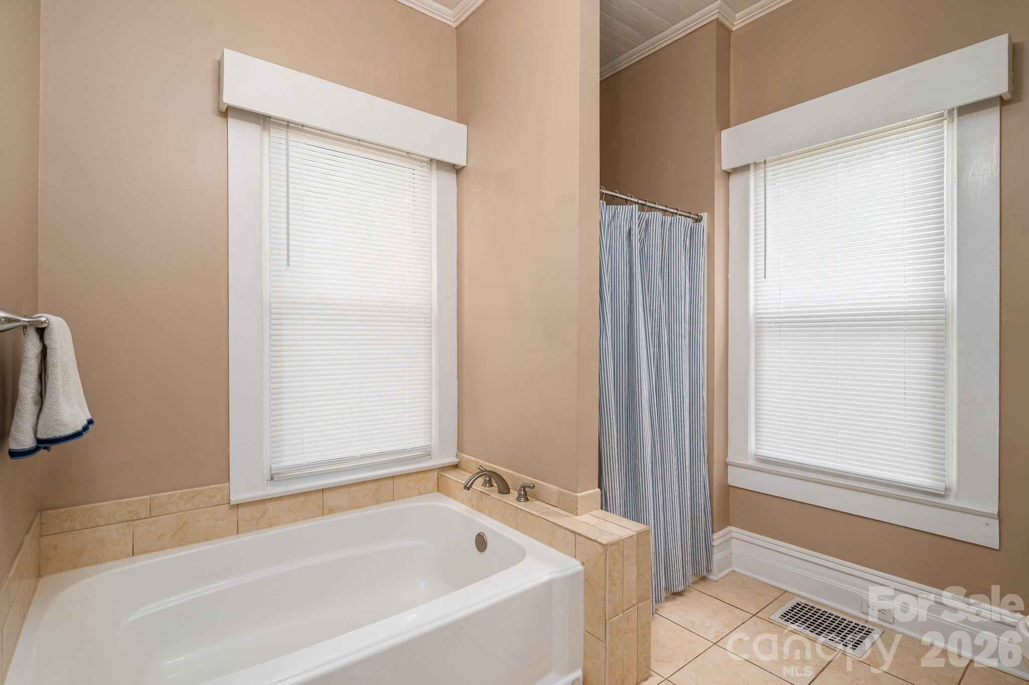 306 W Old Post Road — Cherryville