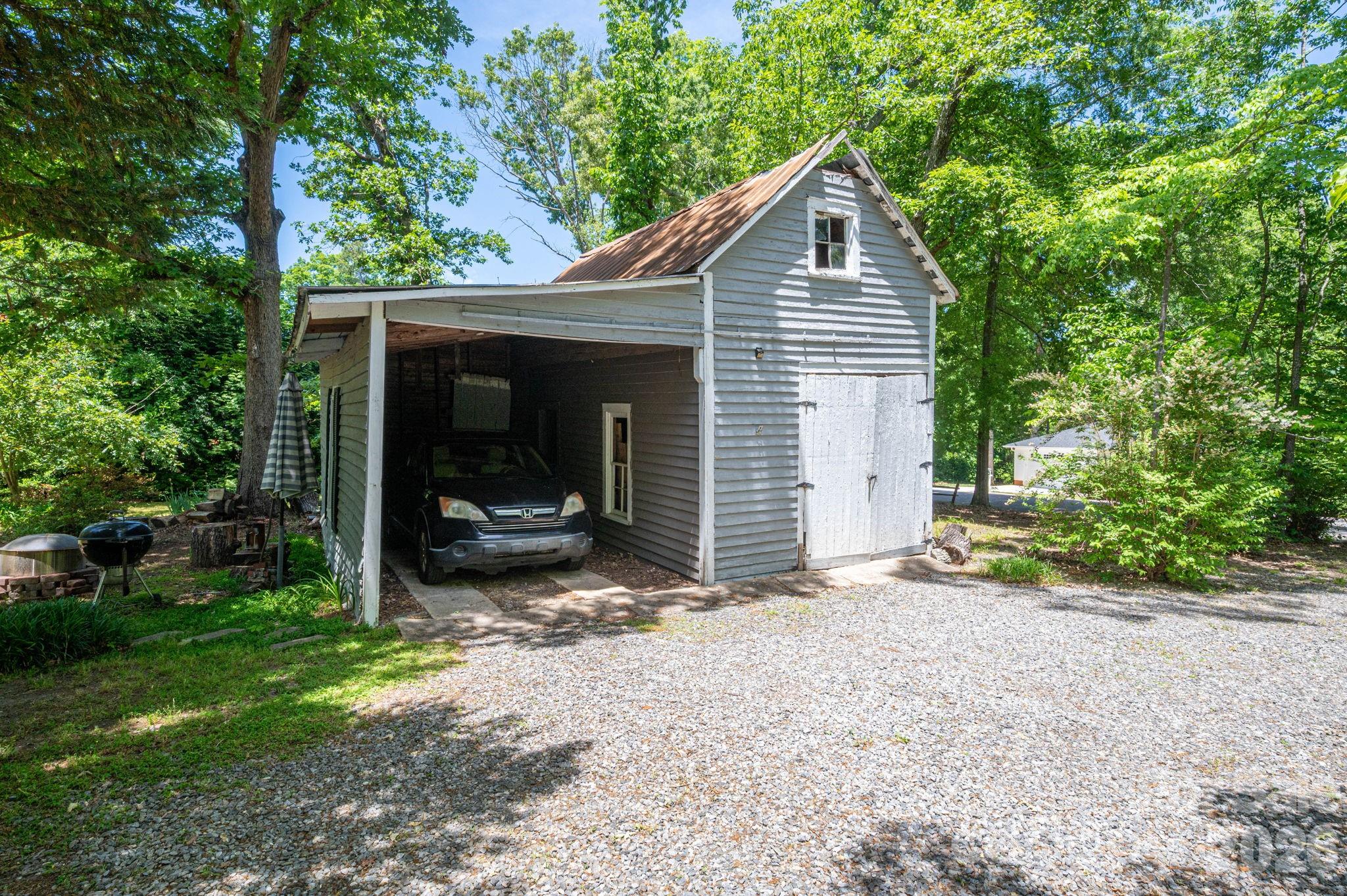 306 W Old Post Road — Cherryville