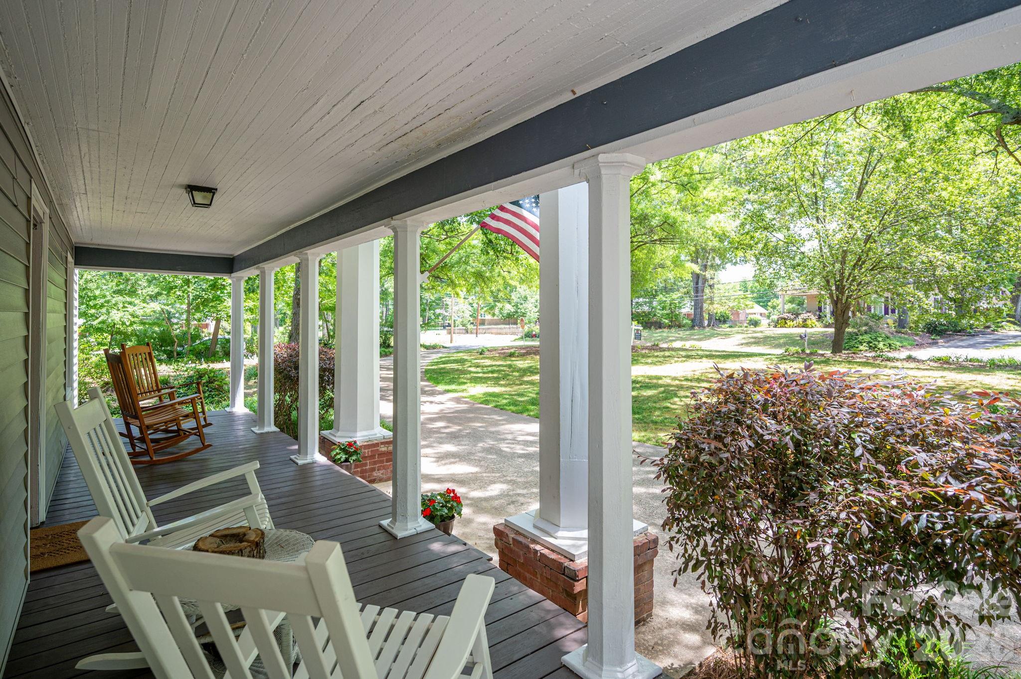 306 W Old Post Road — Cherryville
