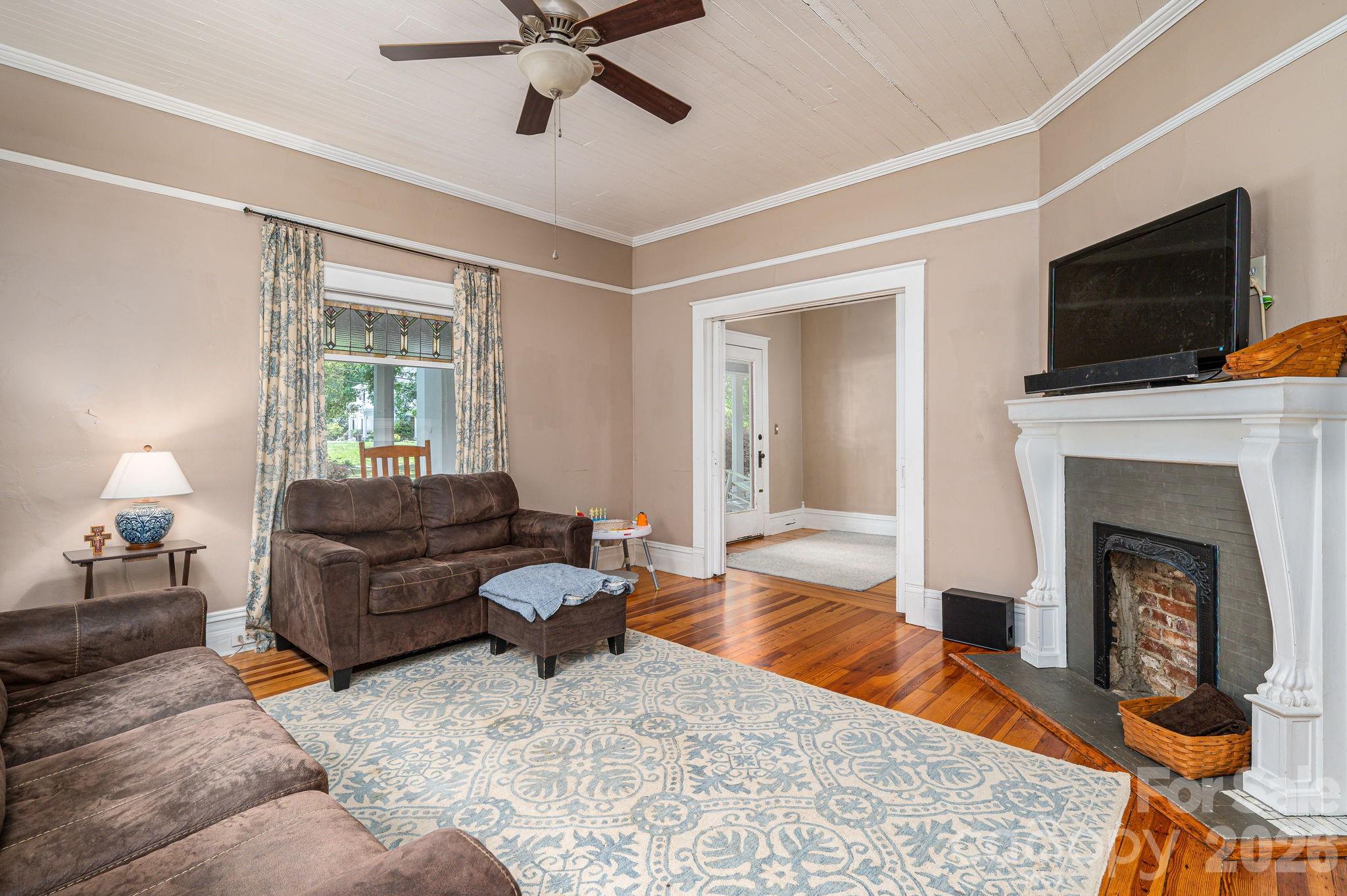 306 W Old Post Road — Cherryville