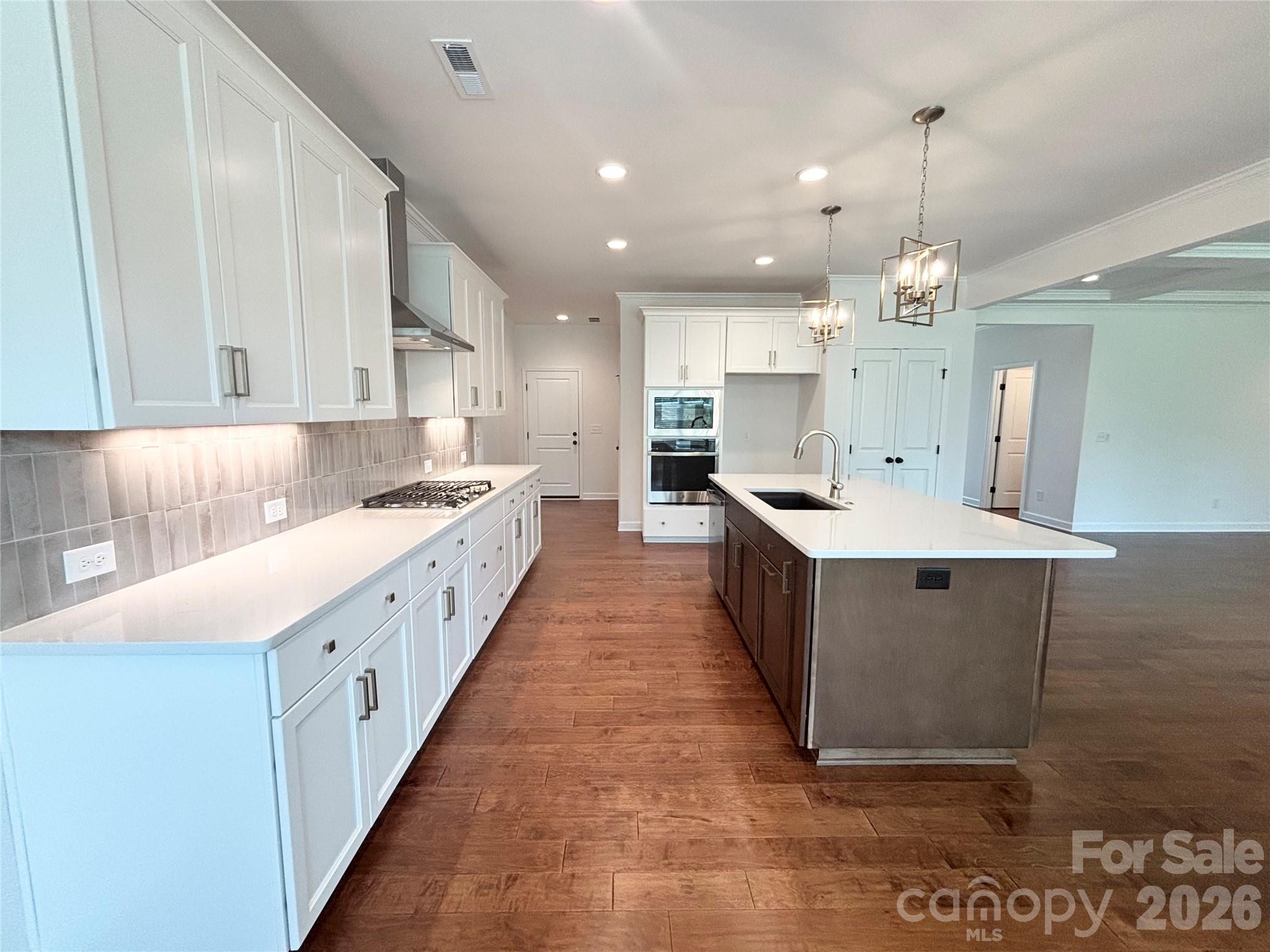 527 Oleander Street — Mount Pleasant