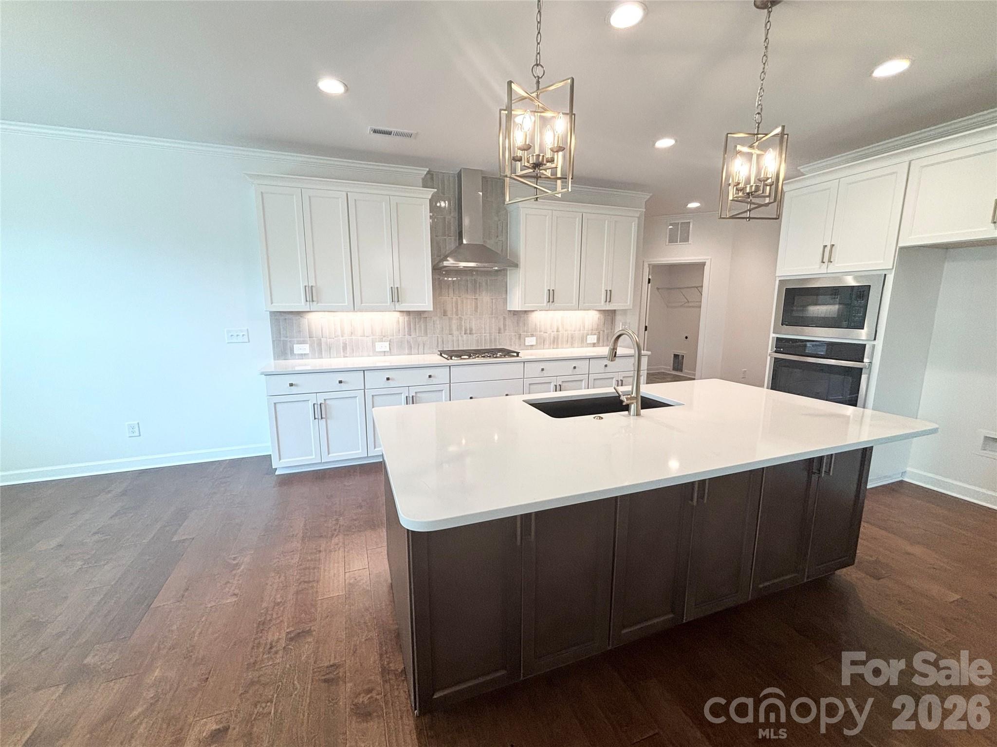 527 Oleander Street — Mount Pleasant