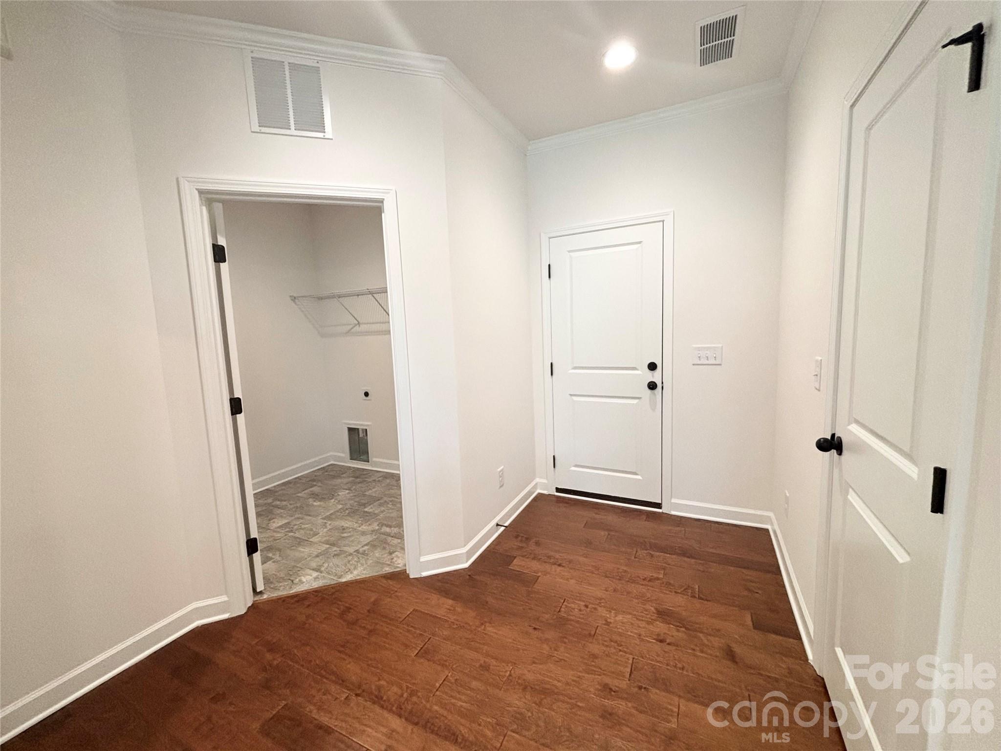 527 Oleander Street — Mount Pleasant