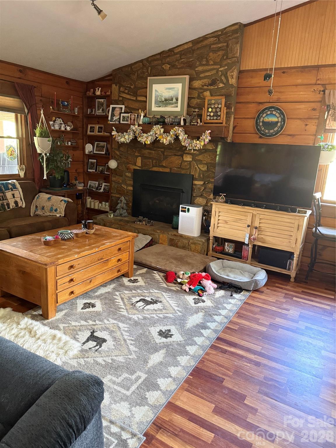7 Noland Drive S — Clyde