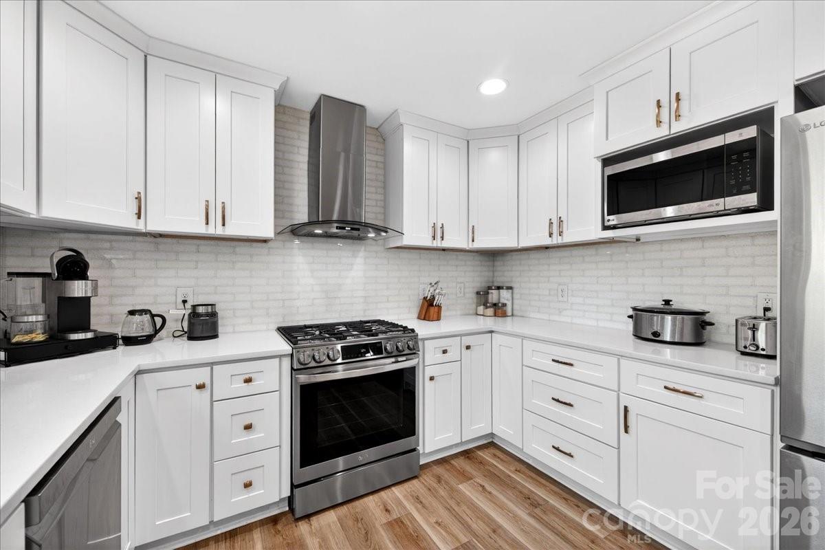 1511 Abbey Court — Belmont