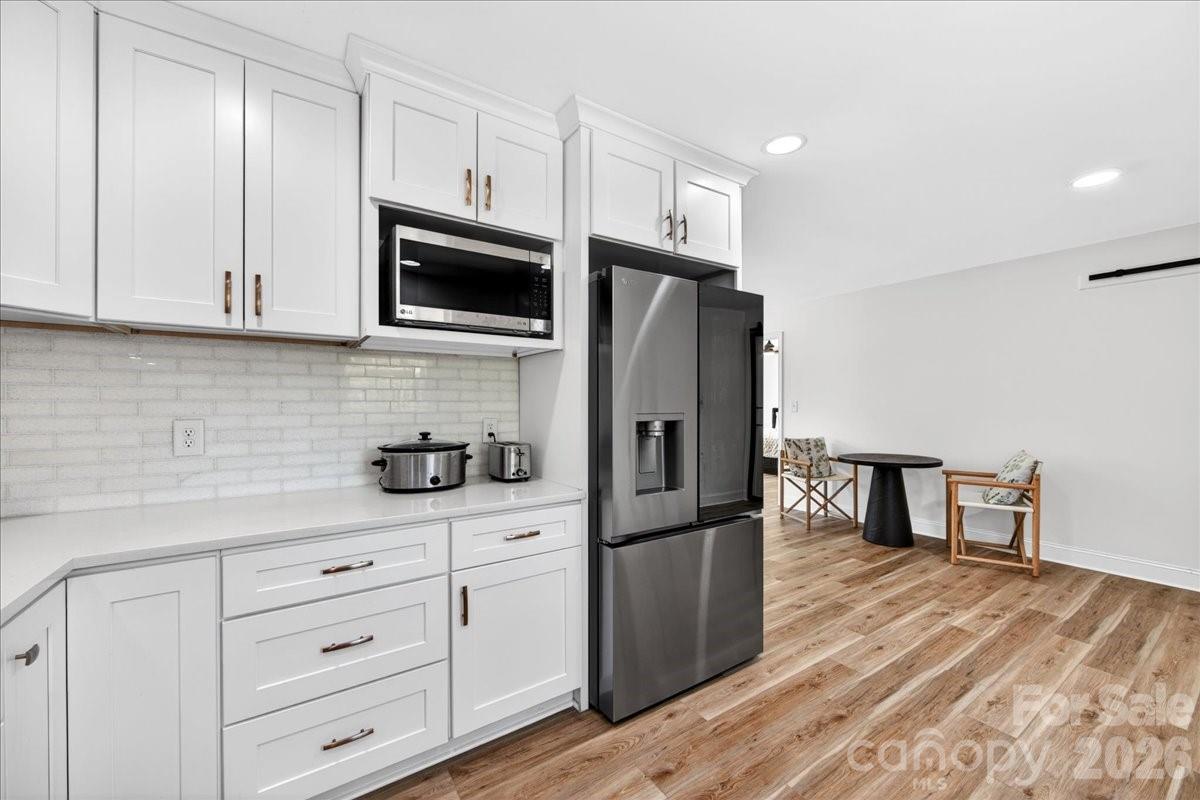 1511 Abbey Court — Belmont