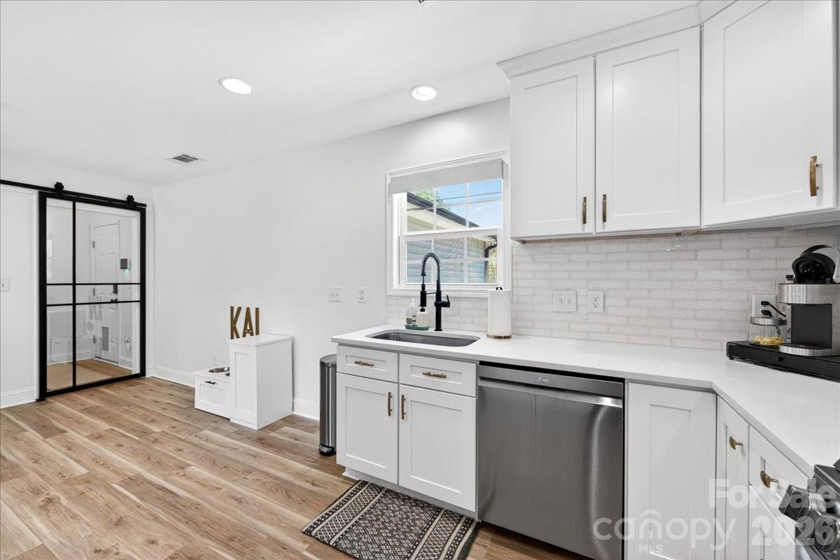 1511 Abbey Court — Belmont