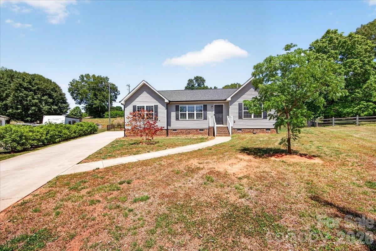 1511 Abbey Court — Belmont
