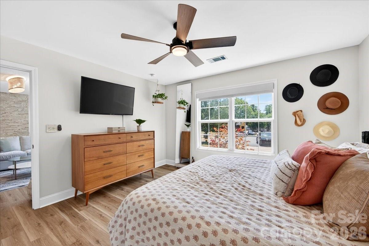 1511 Abbey Court — Belmont
