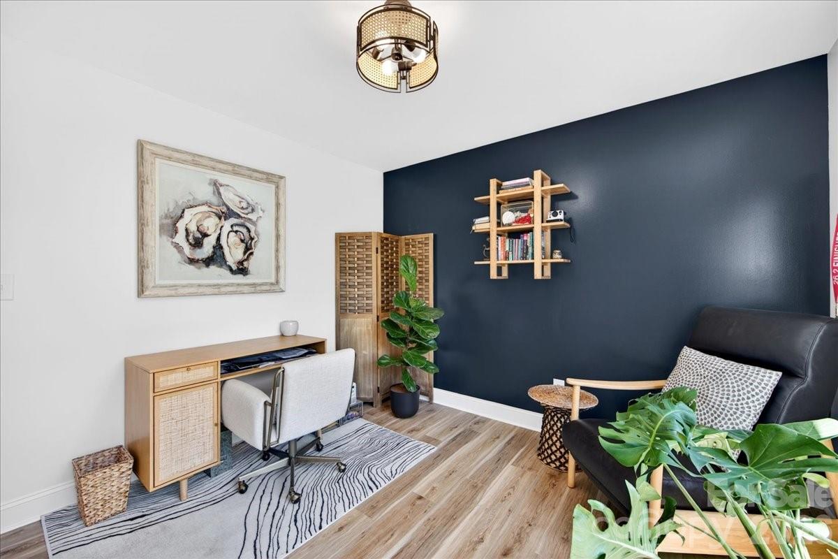 1511 Abbey Court — Belmont
