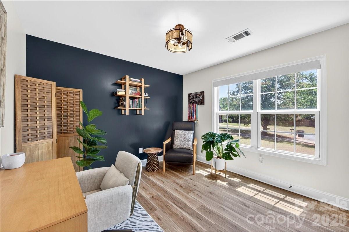 1511 Abbey Court — Belmont