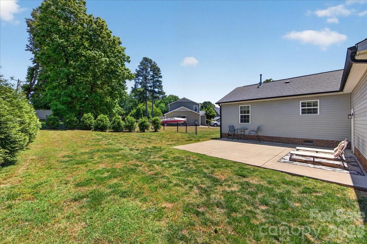1511 Abbey Court — Belmont